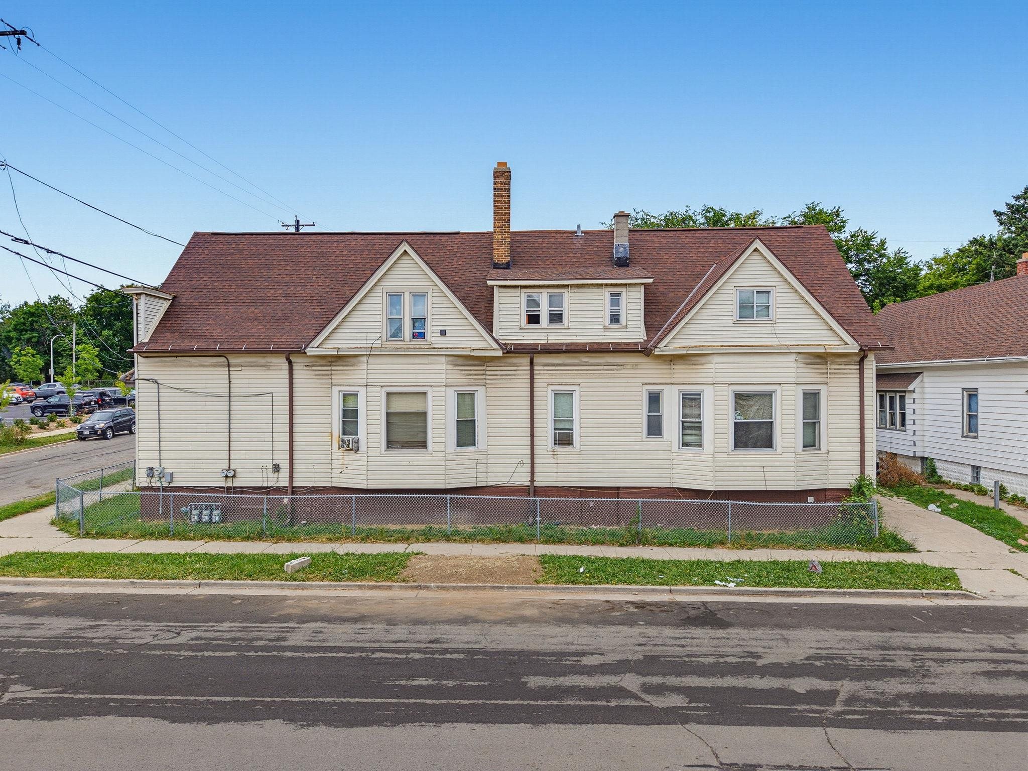 500 W Arthur Avenue Property Photo 1