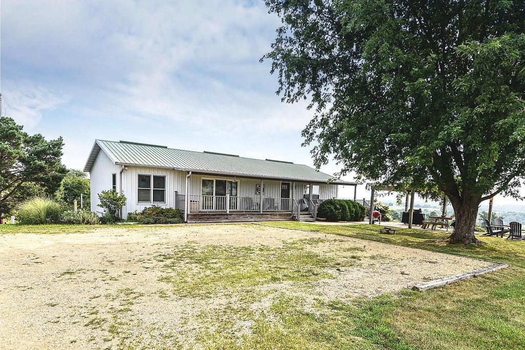 3138 W Mitchell Road Property Photo 1