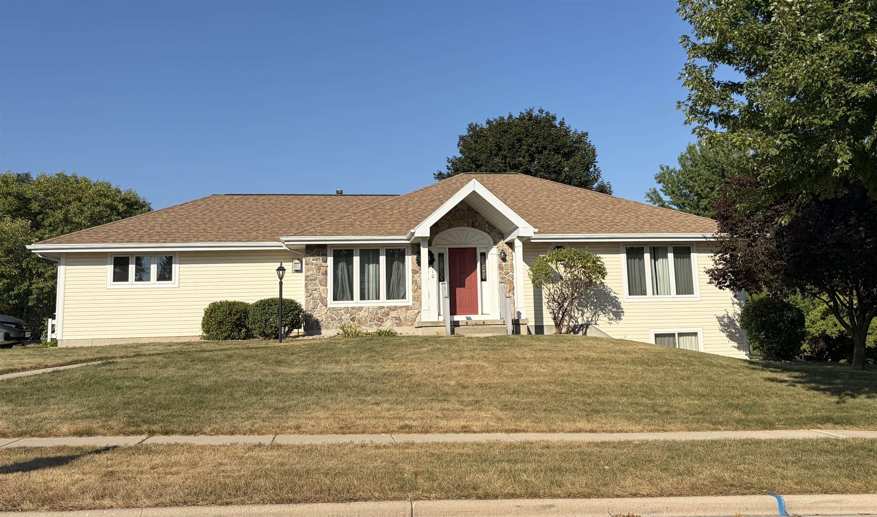 5410 Sandhill Drive Property Photo 1