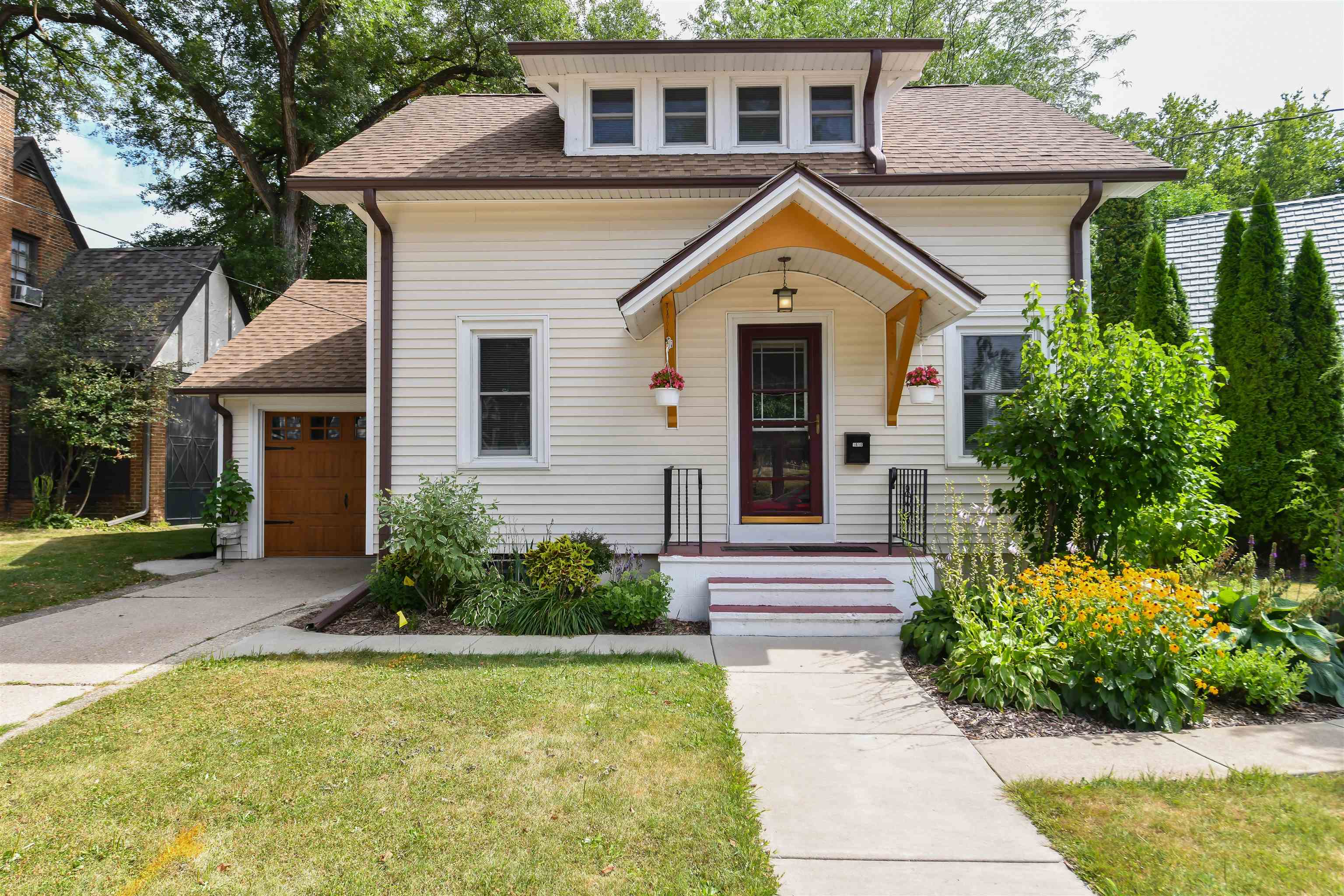 1610 Oakwood Avenue Property Photo 1