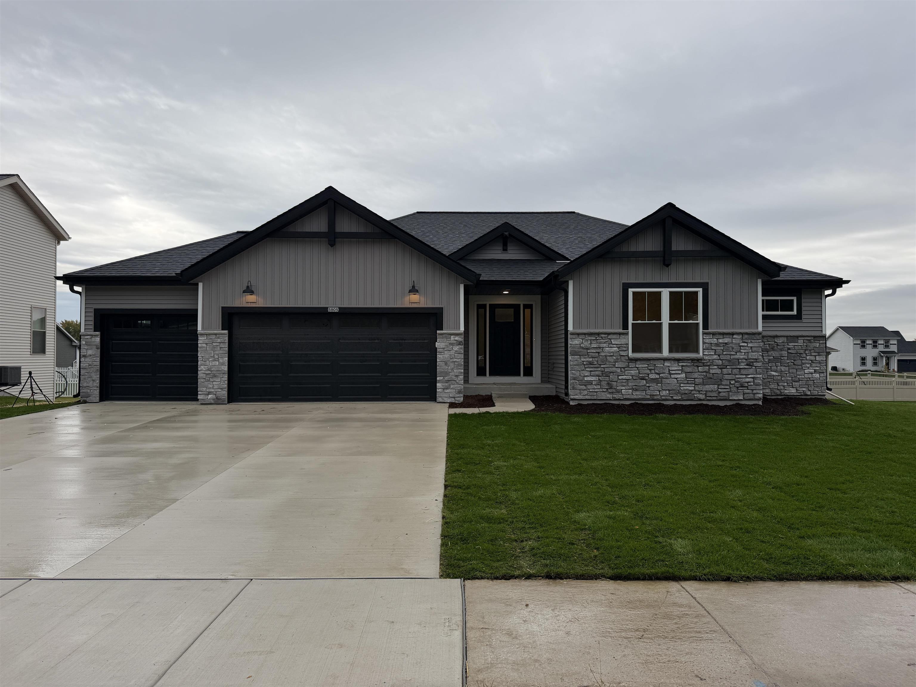5805 Bridle Way Property Photo 1