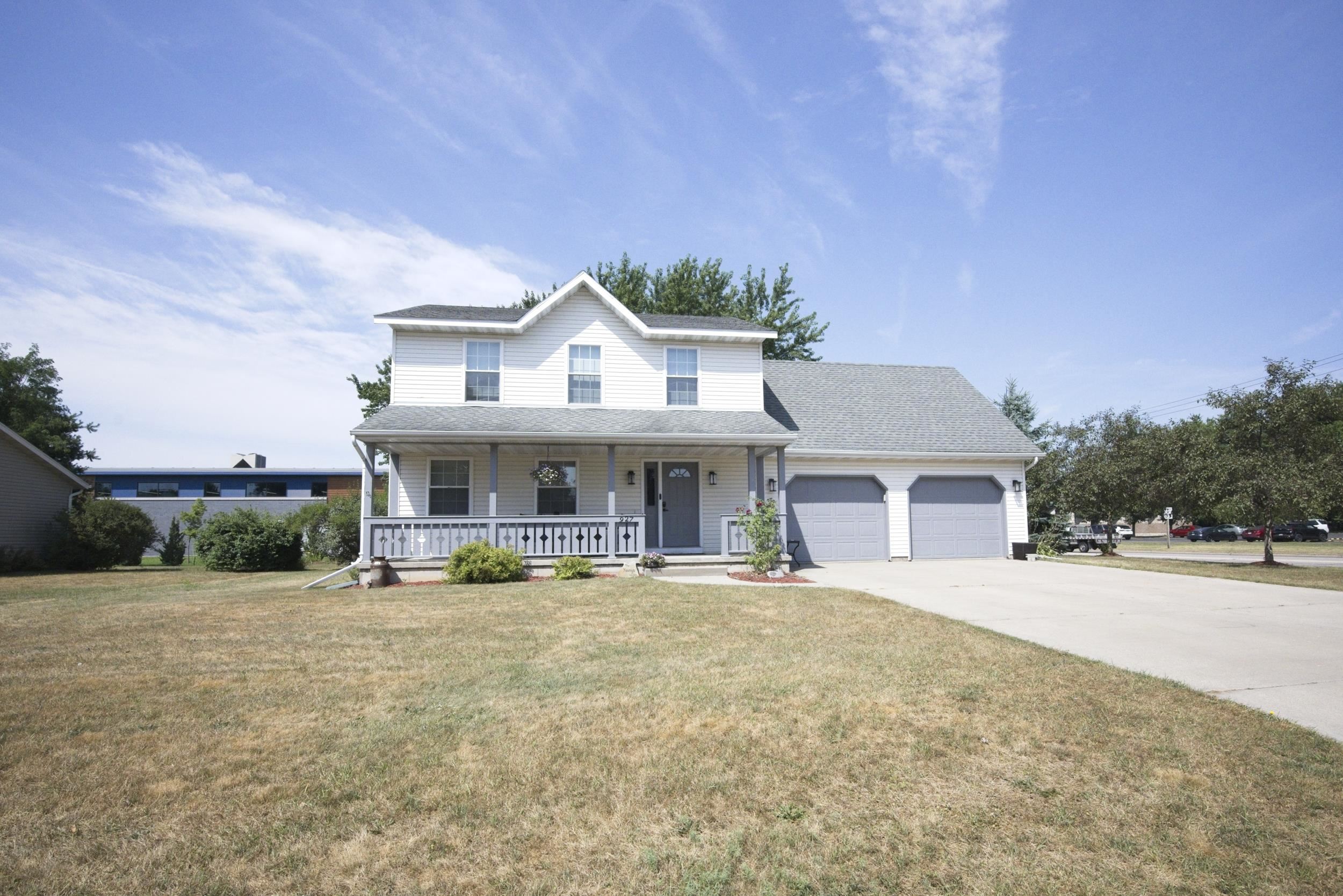927 Lone Tree Lane