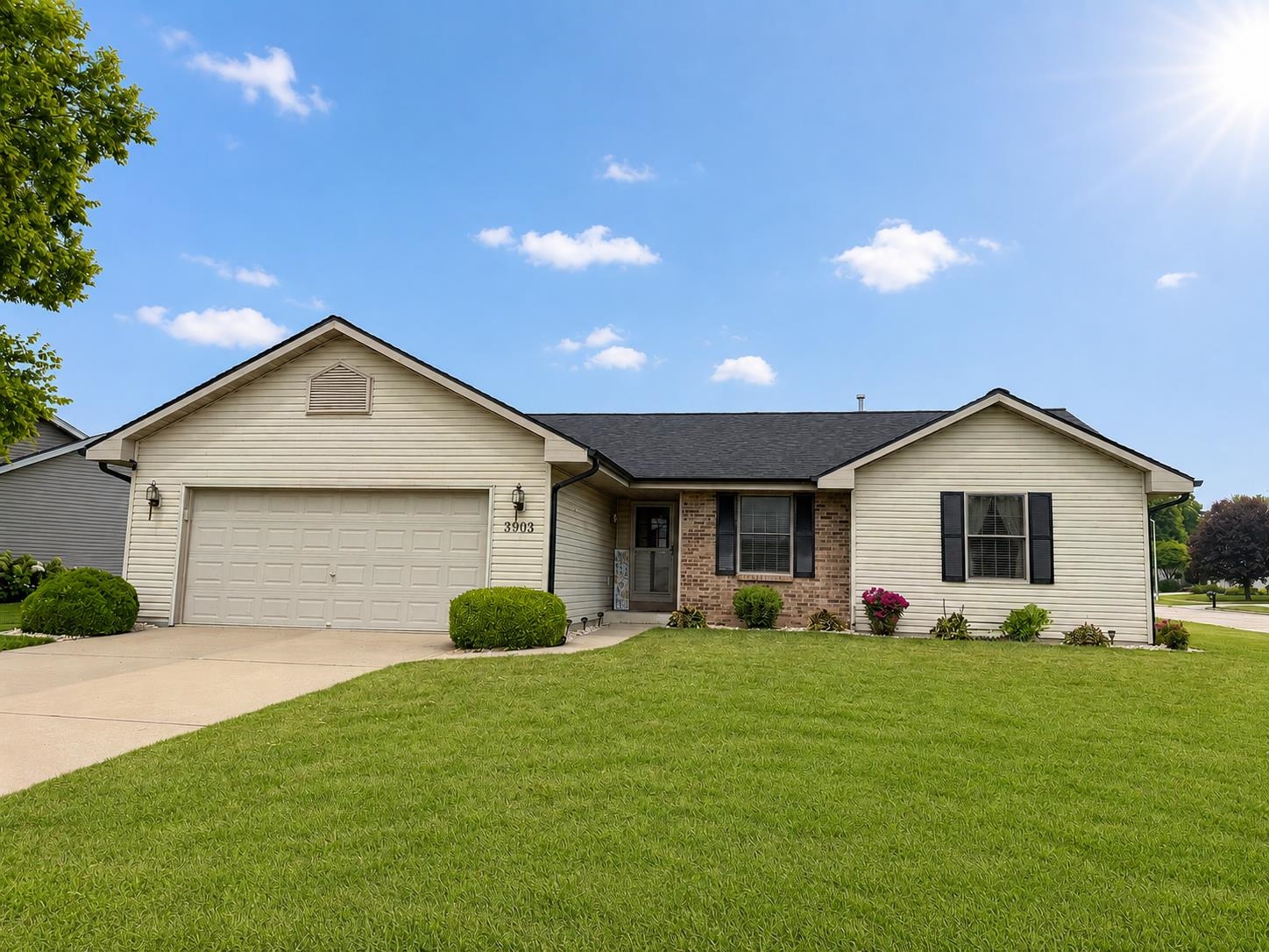 3903 Sandhill Drive Property Photo 1