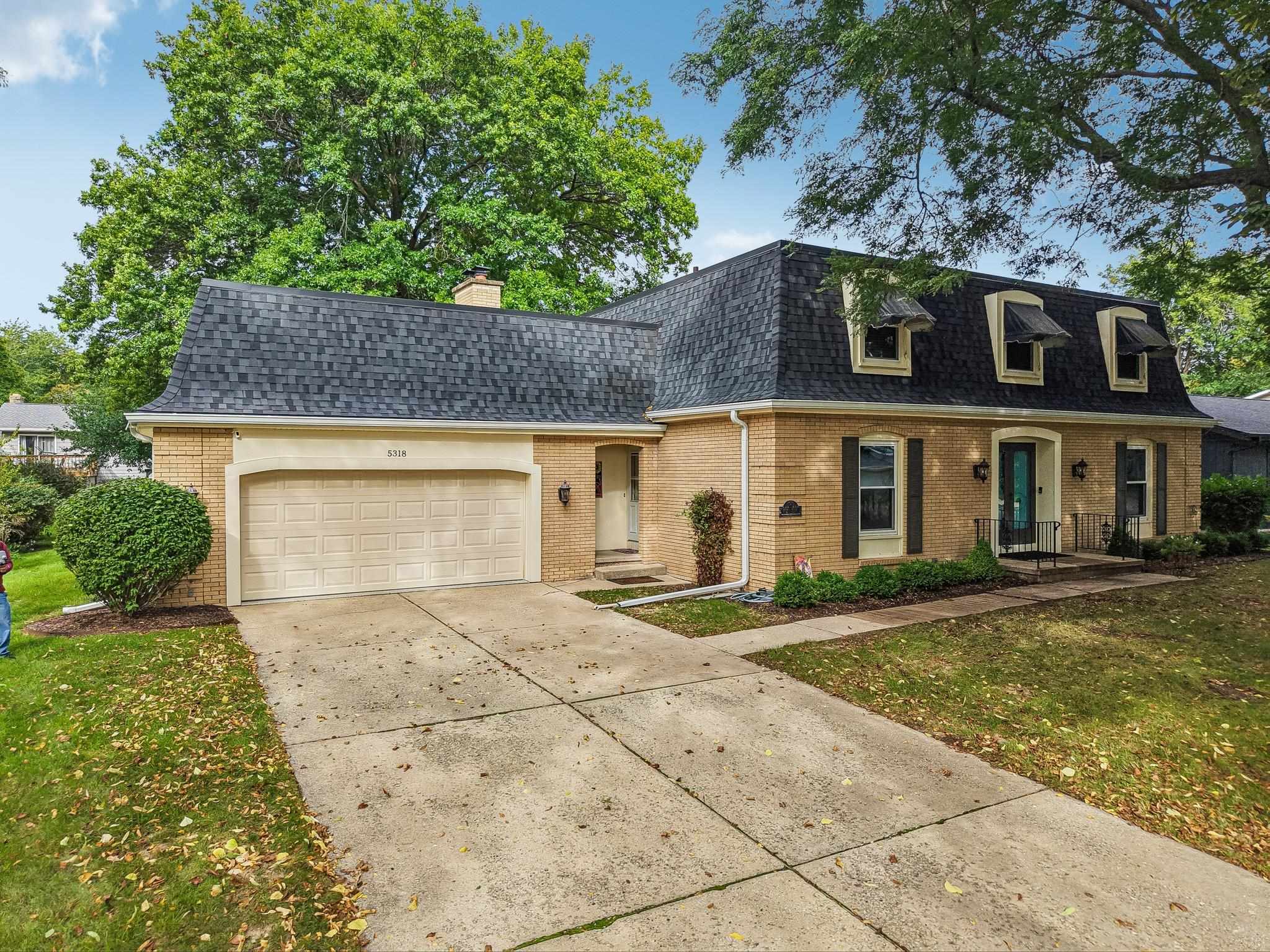 5318 Comanche Way Property Photo 1