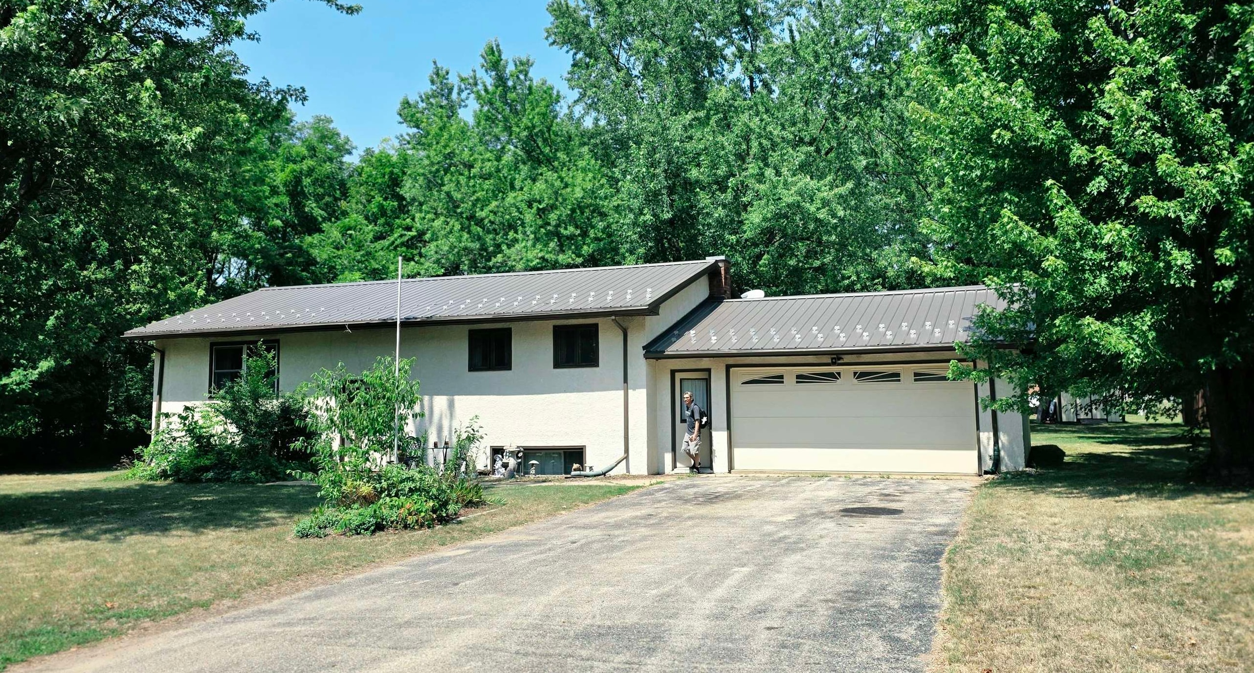 406 Riviera Street Property Photo 1