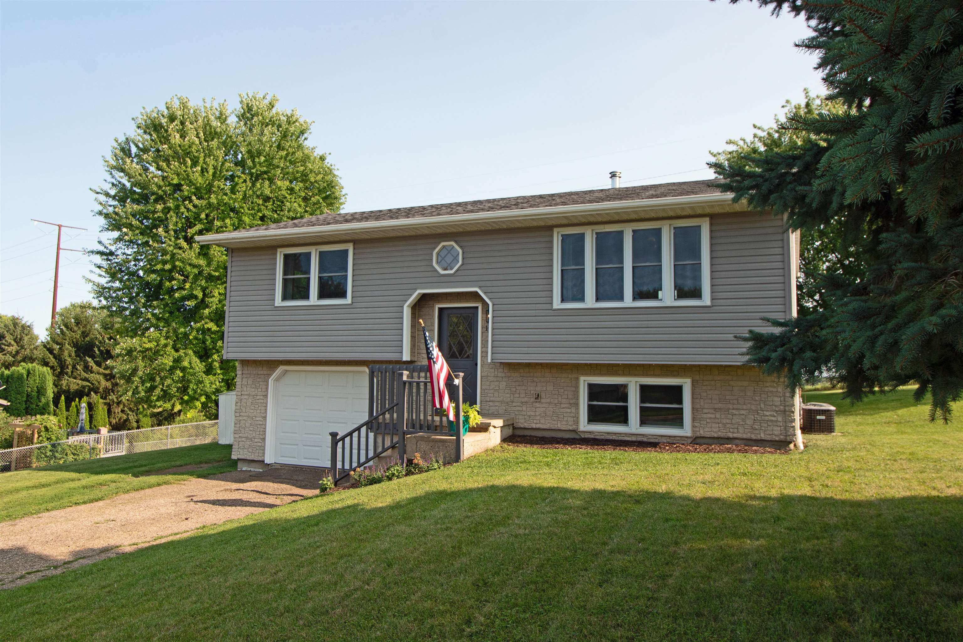 106 Ruste Road Property Photo 1