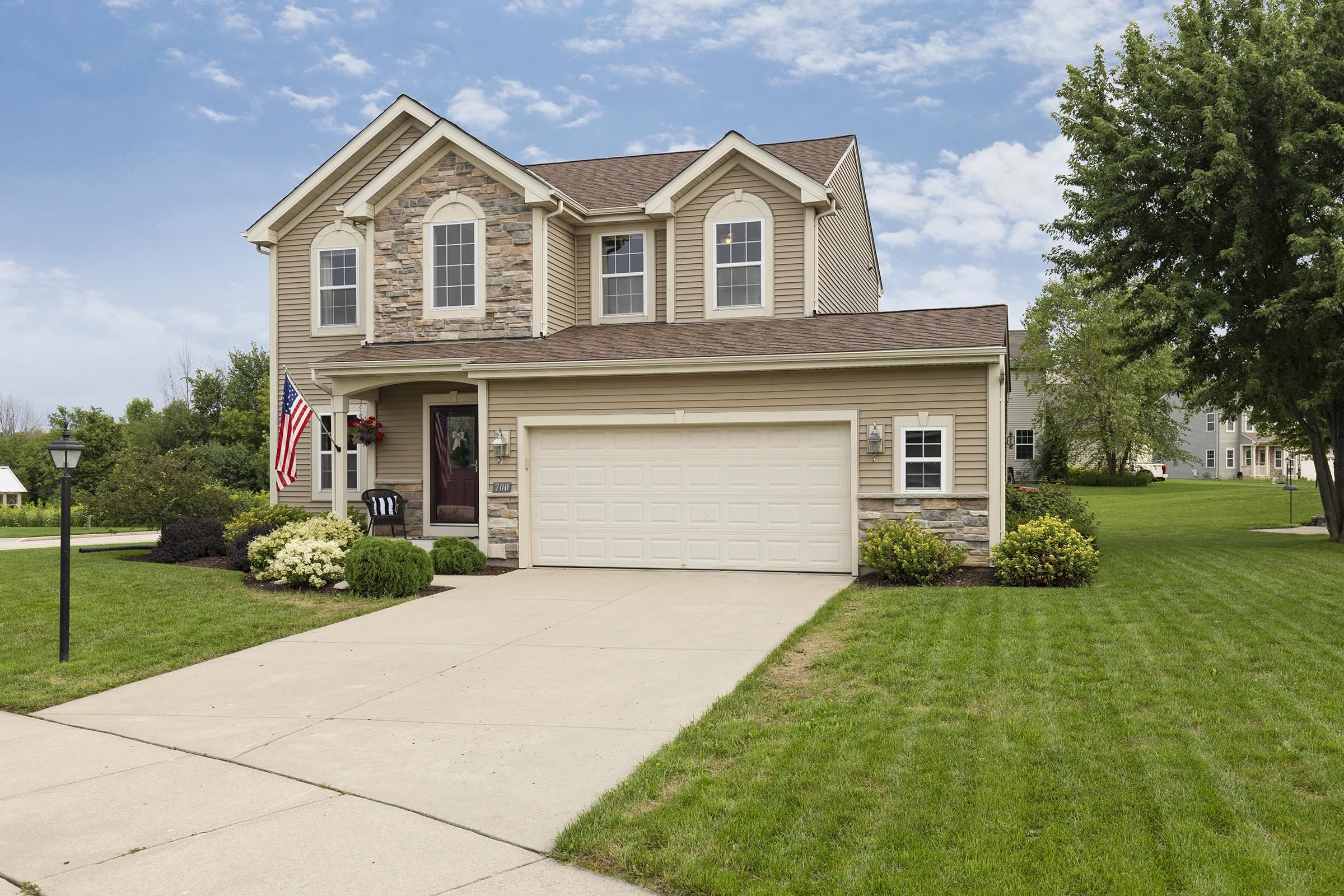 700 Meadowview Lane Property Photo 1