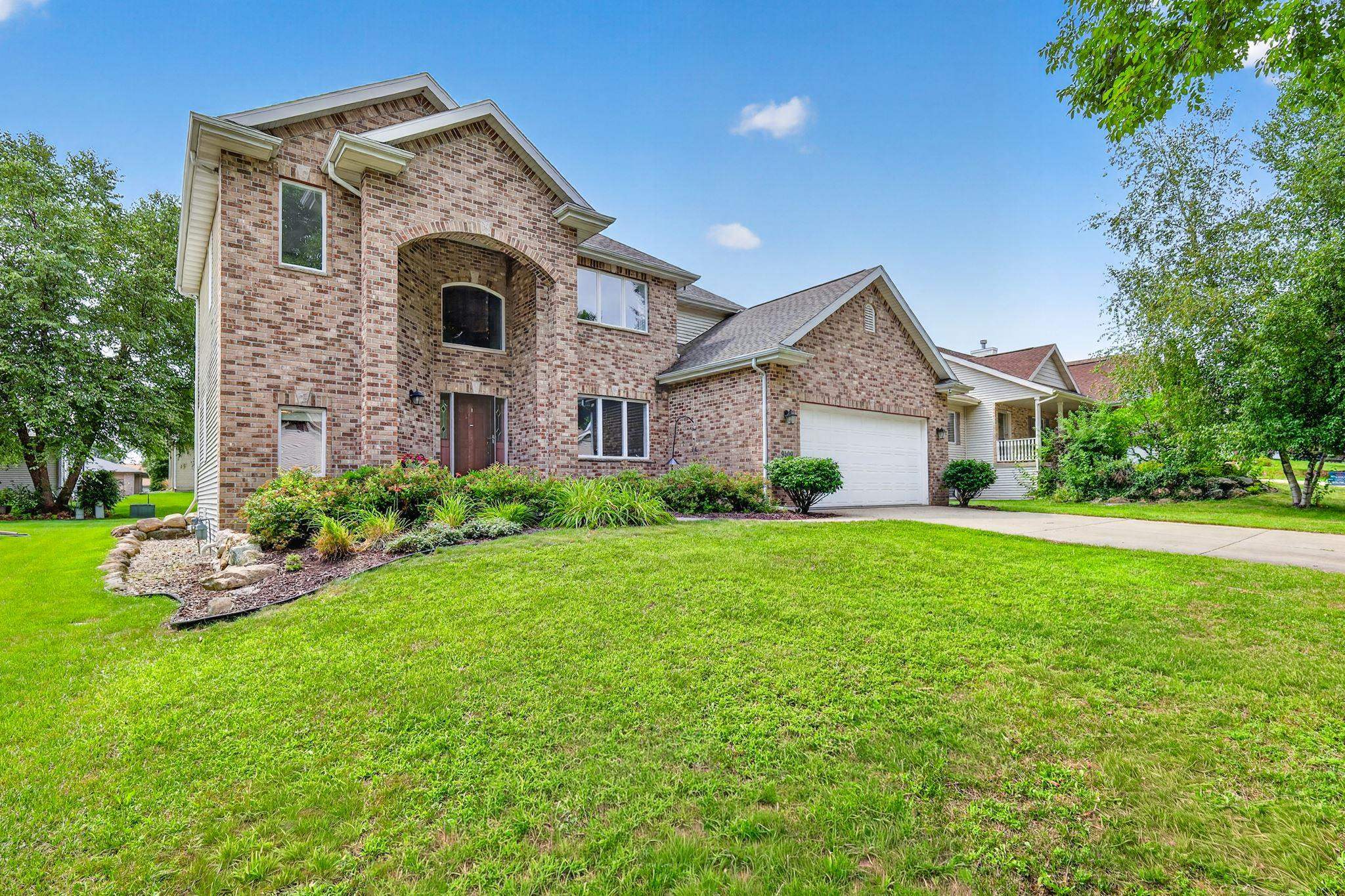 9409 Eagle Nest Lane Property Photo 1
