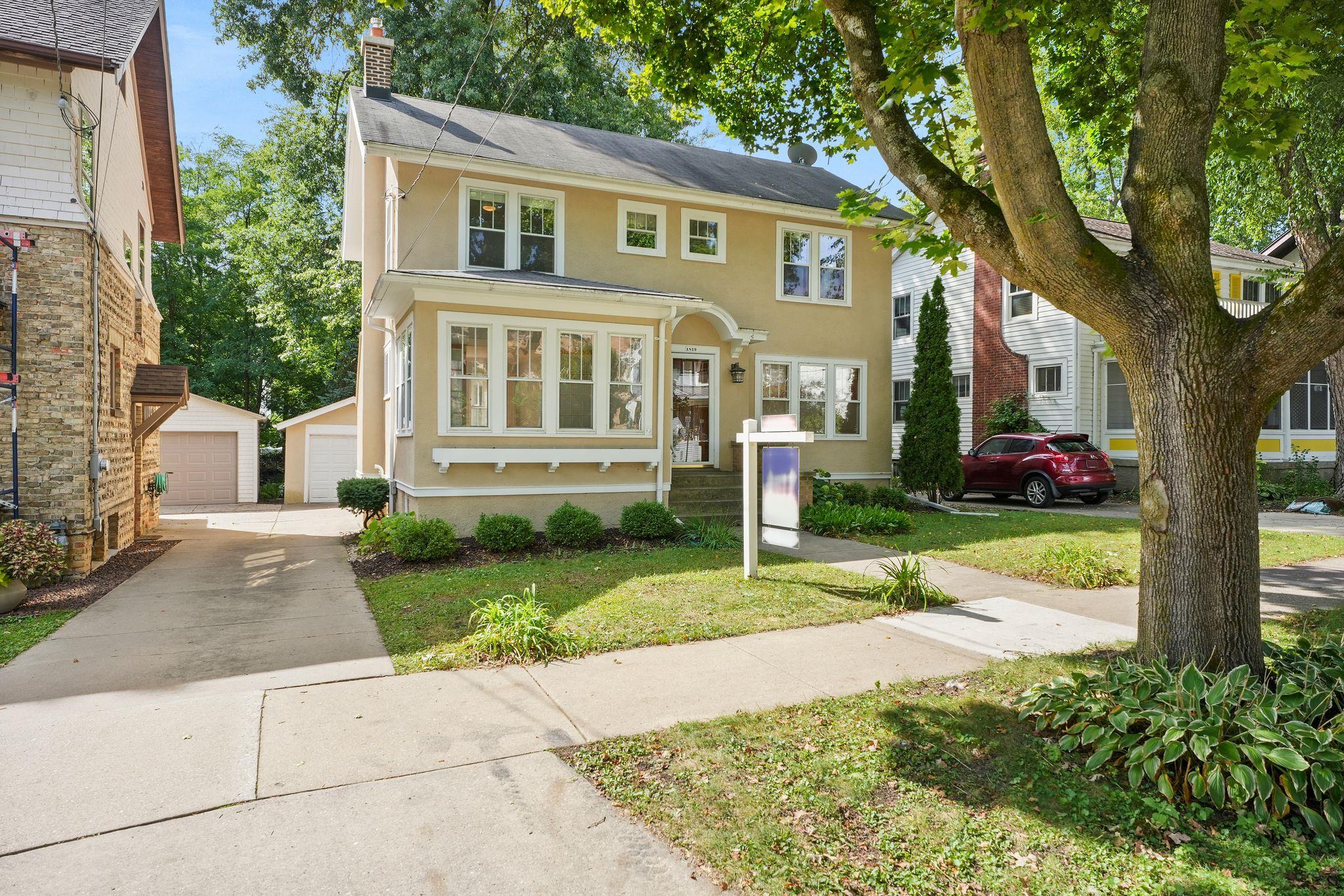 1829 Rowley Avenue Property Photo 1