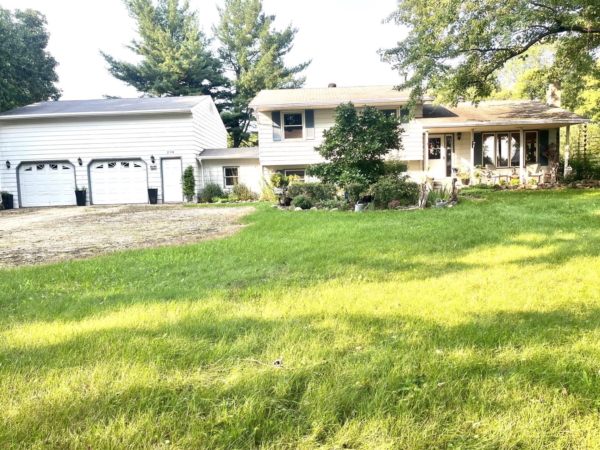208 First Street Property Photo 1