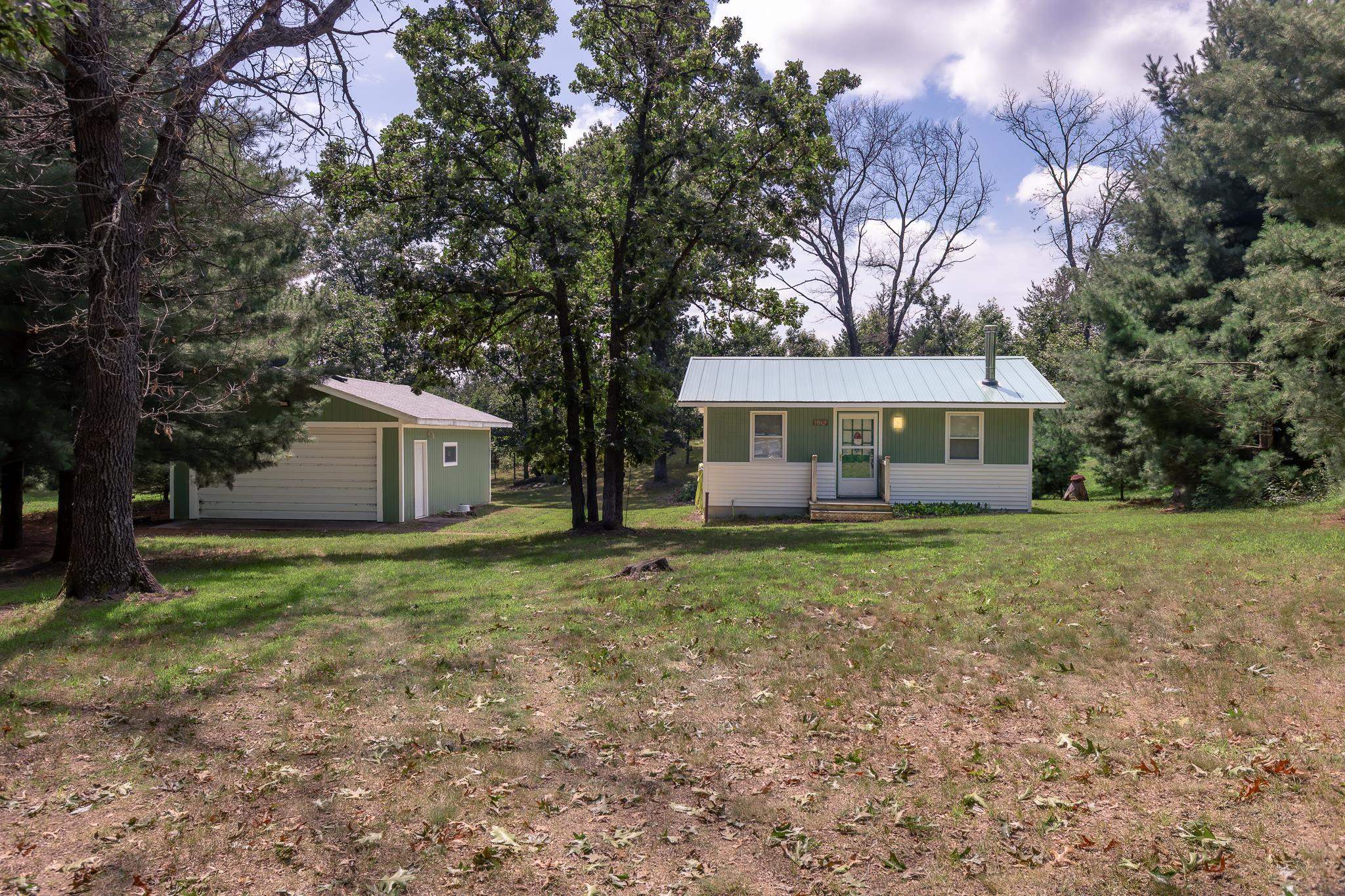 1819 Castlewood Road Property Photo 1