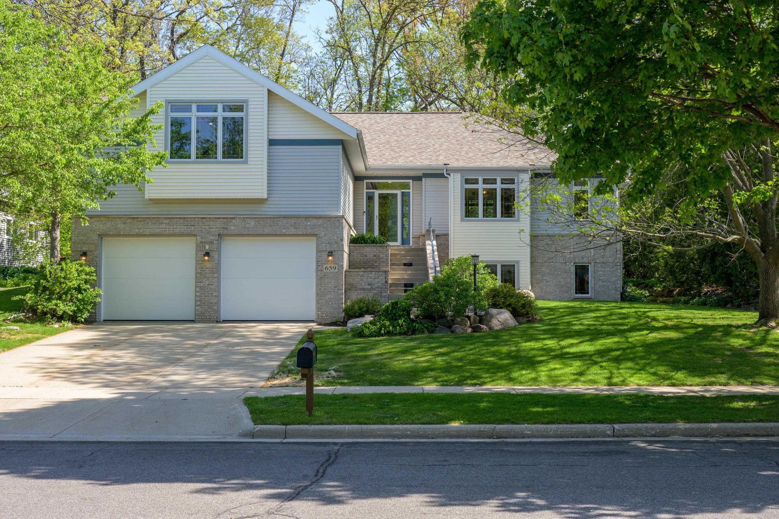 659 Acadia Way Property Photo 1