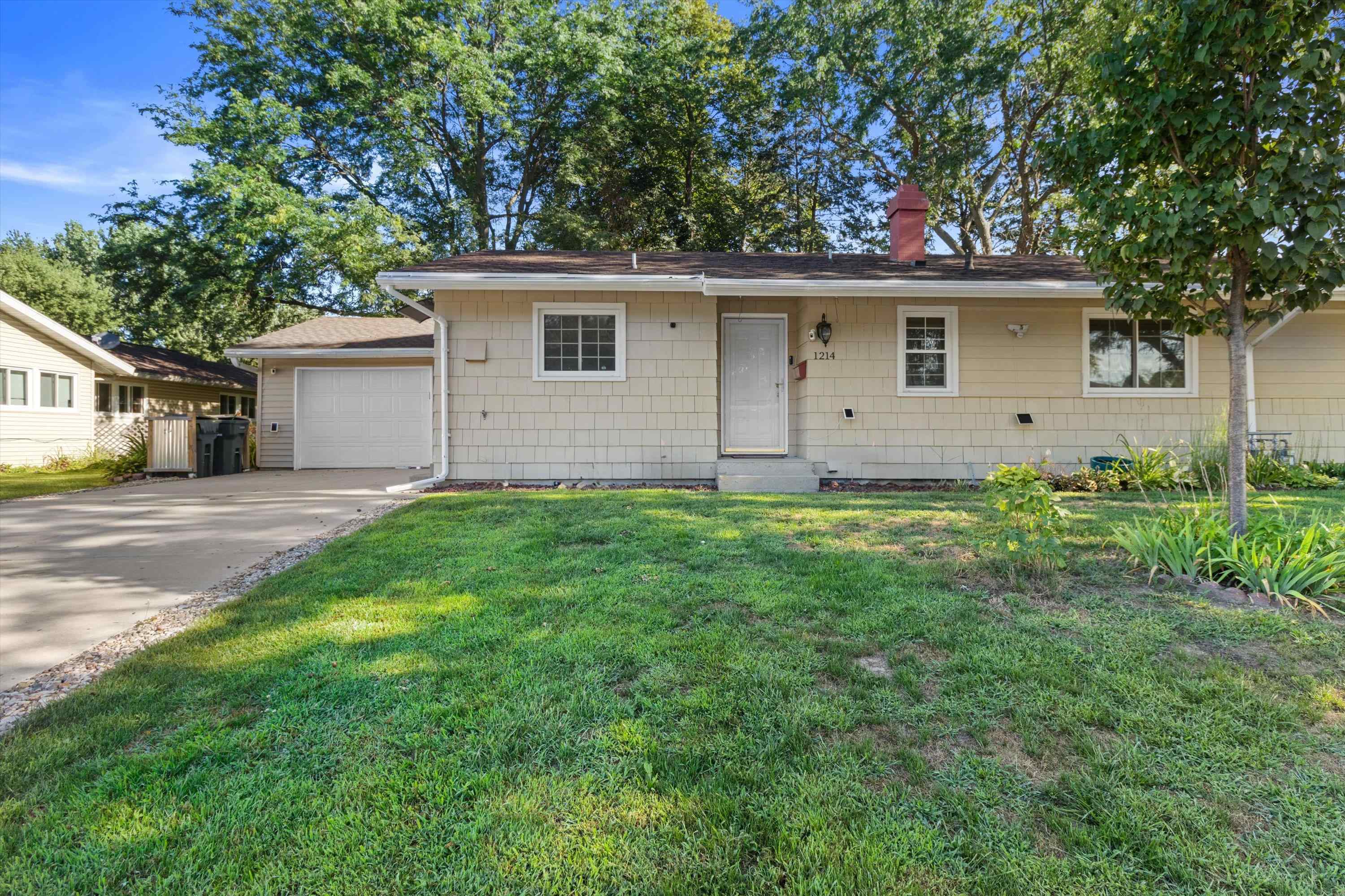 1214 Chicory Way Property Photo 1