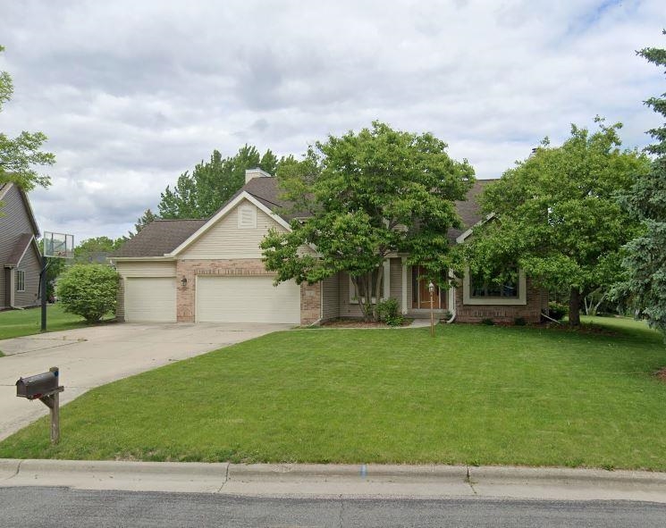 2 Cranbrook Circle Property Photo 1