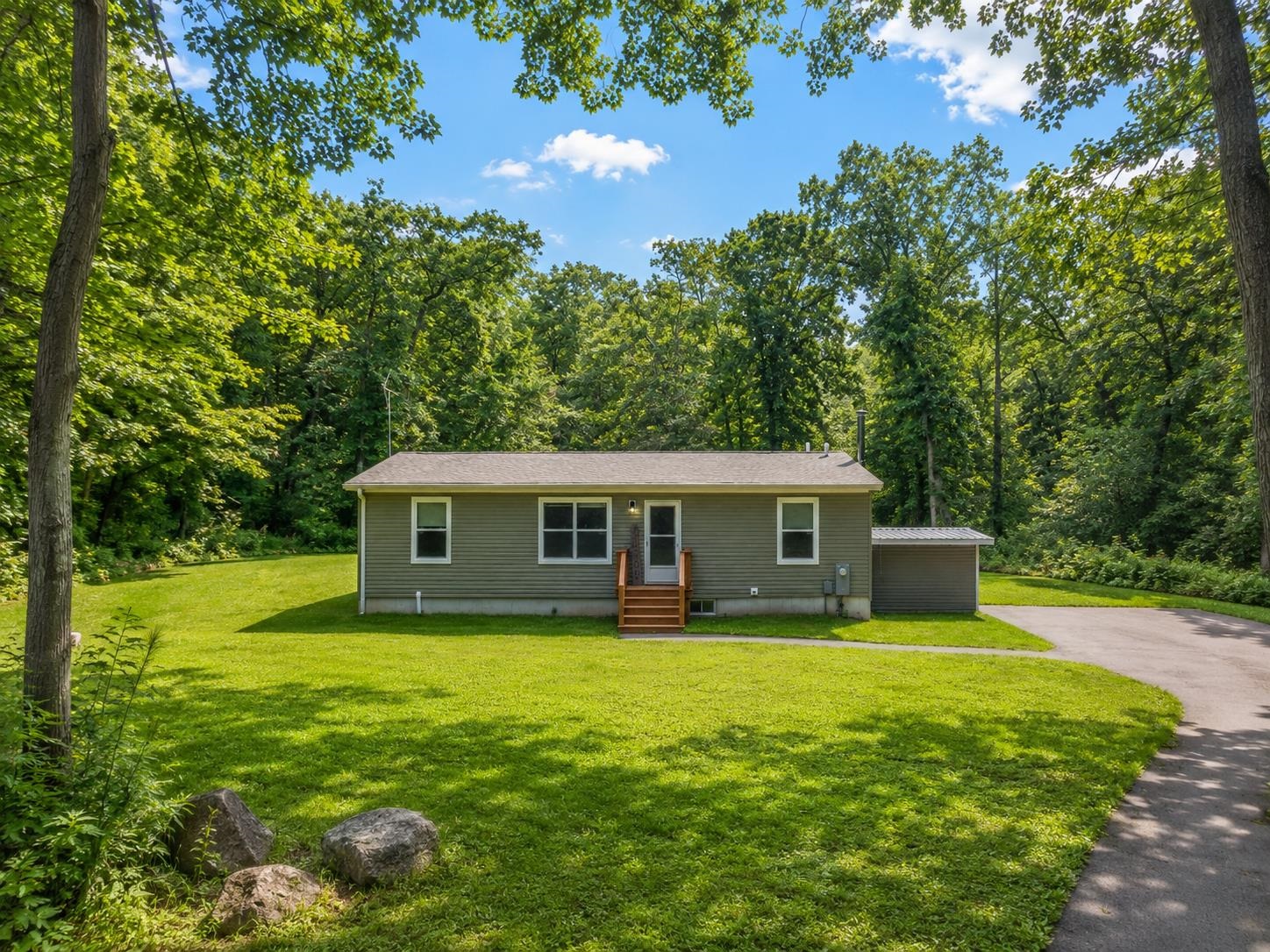 S3040 E Fox Hill Road Property Photo 1