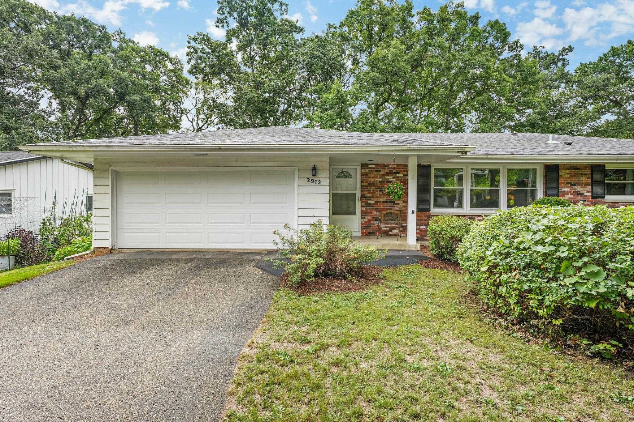 2913 Post Road Property Photo 1