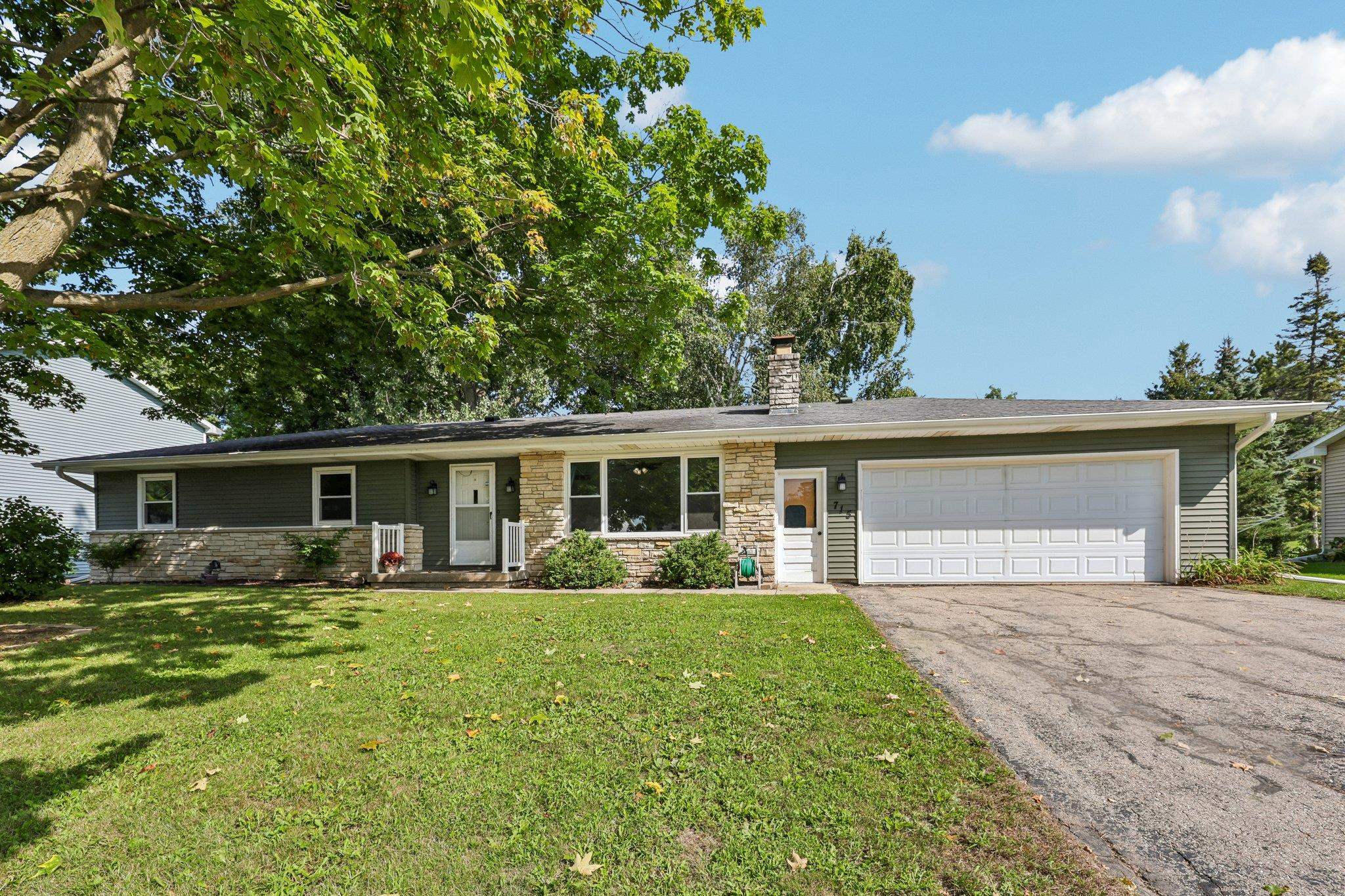 715 Collins Road Property Photo 1