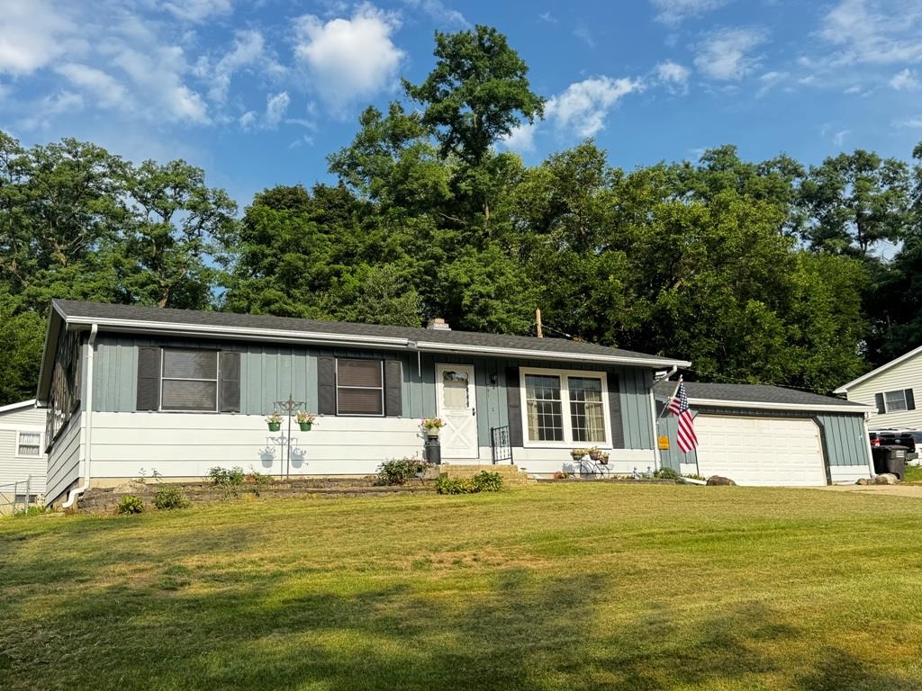 891 Chapel Drive Property Photo 1