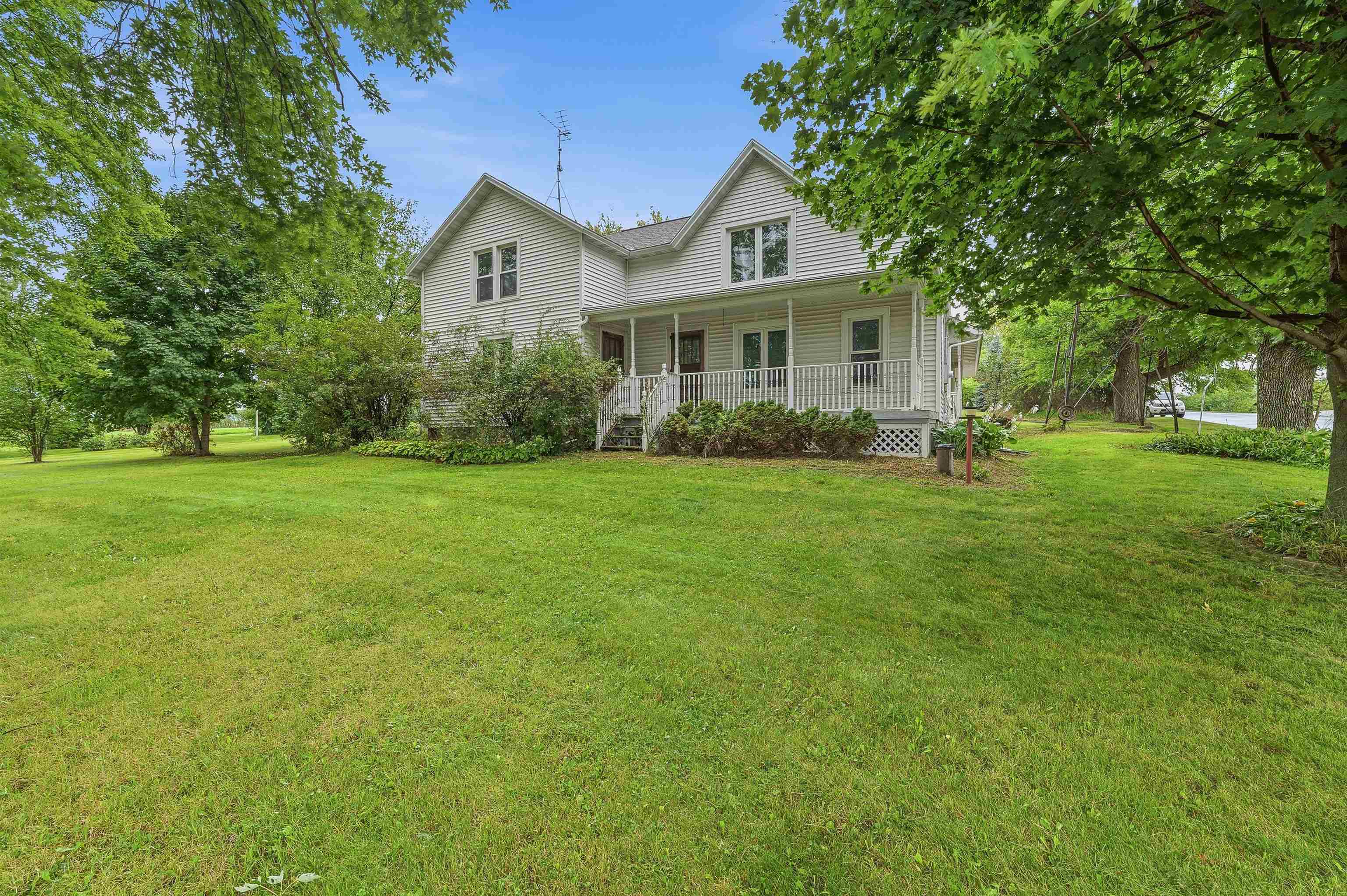 N1911 Hilltop Road Property Photo 1