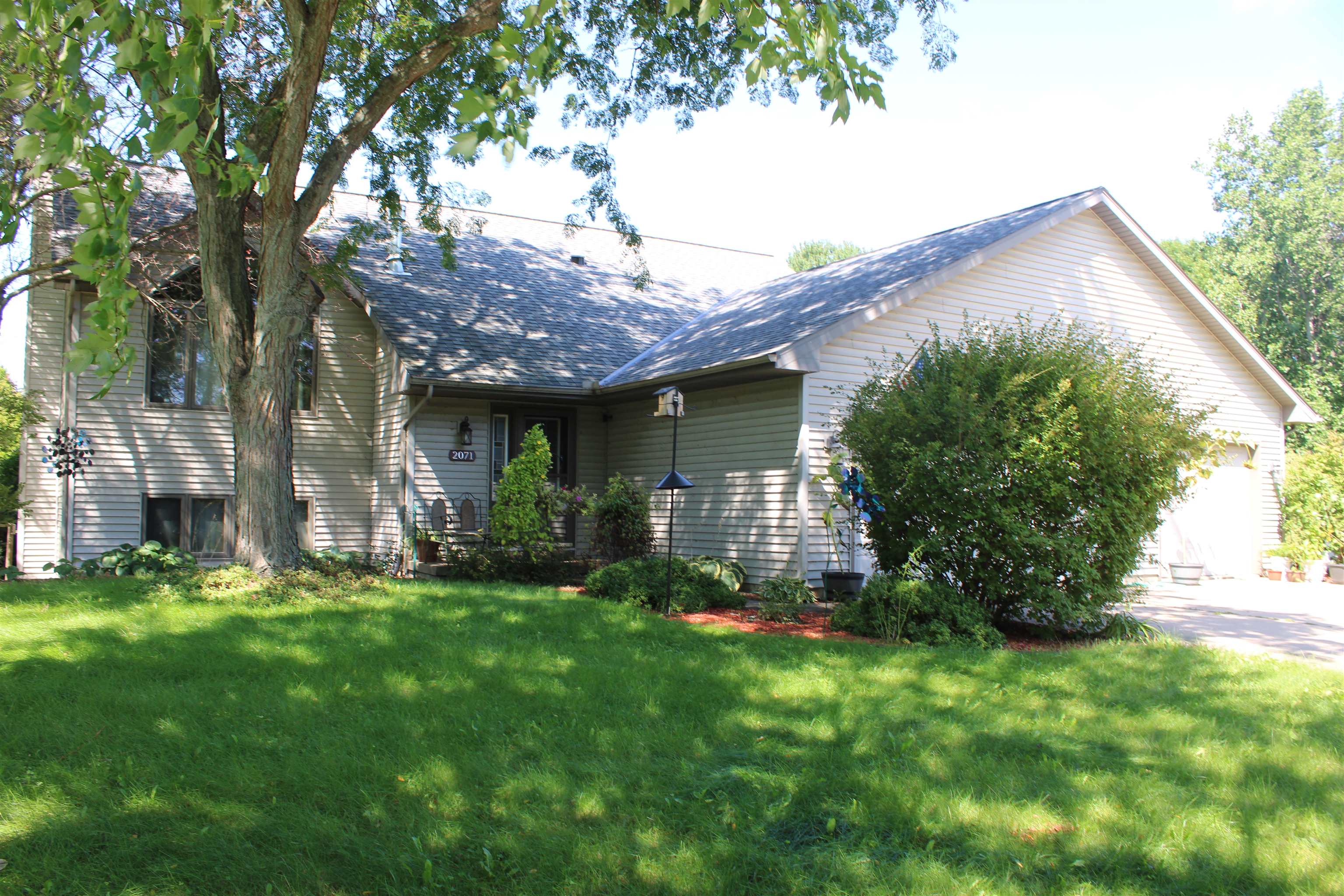 2071 Yahara Drive Property Photo 1