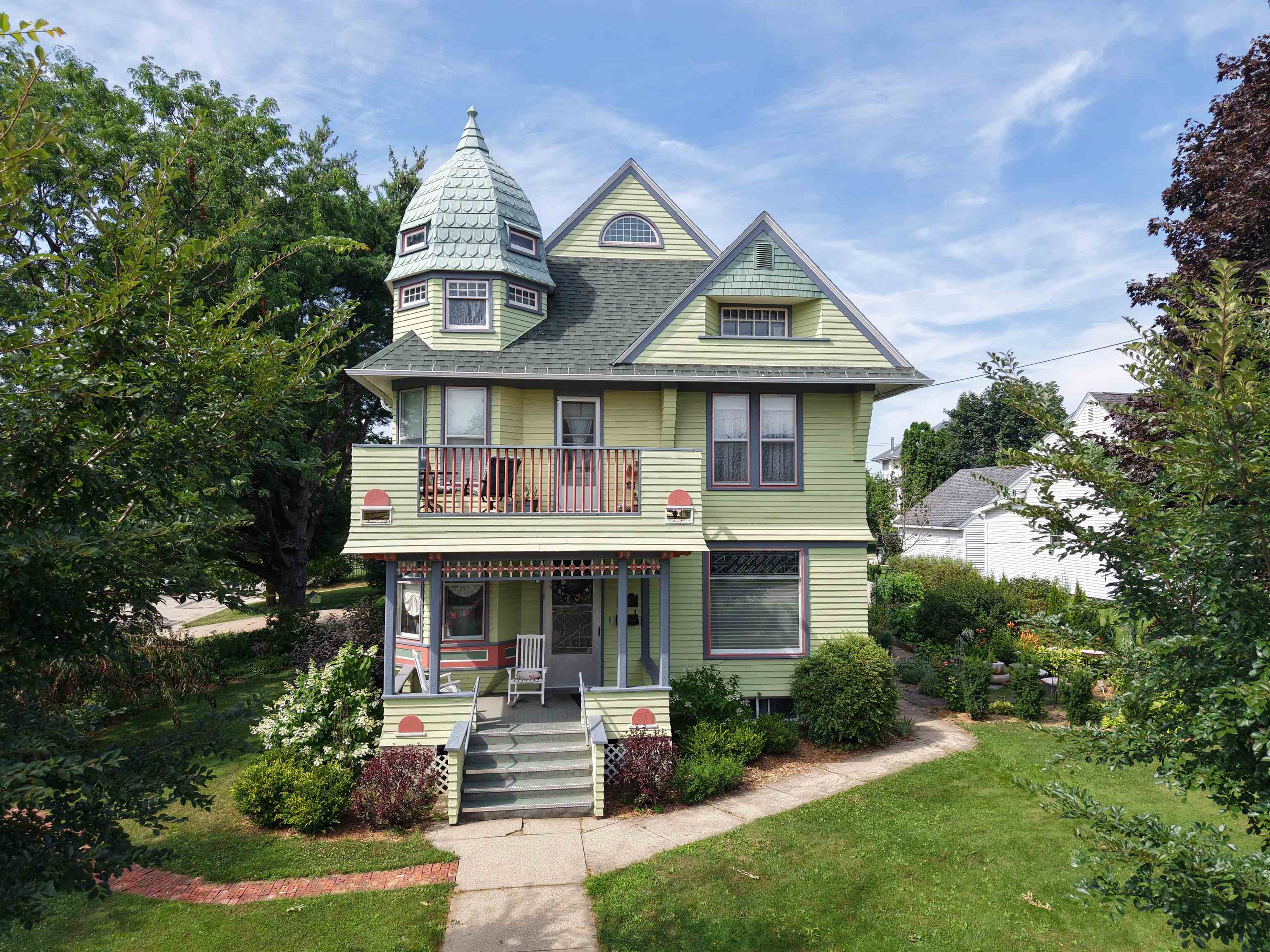 445 W Maple Street Property Photo 1