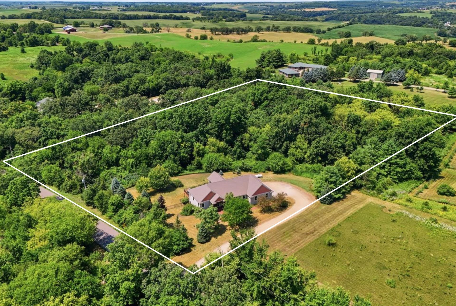 W6832 Farmers Grove Road Property Photo 1