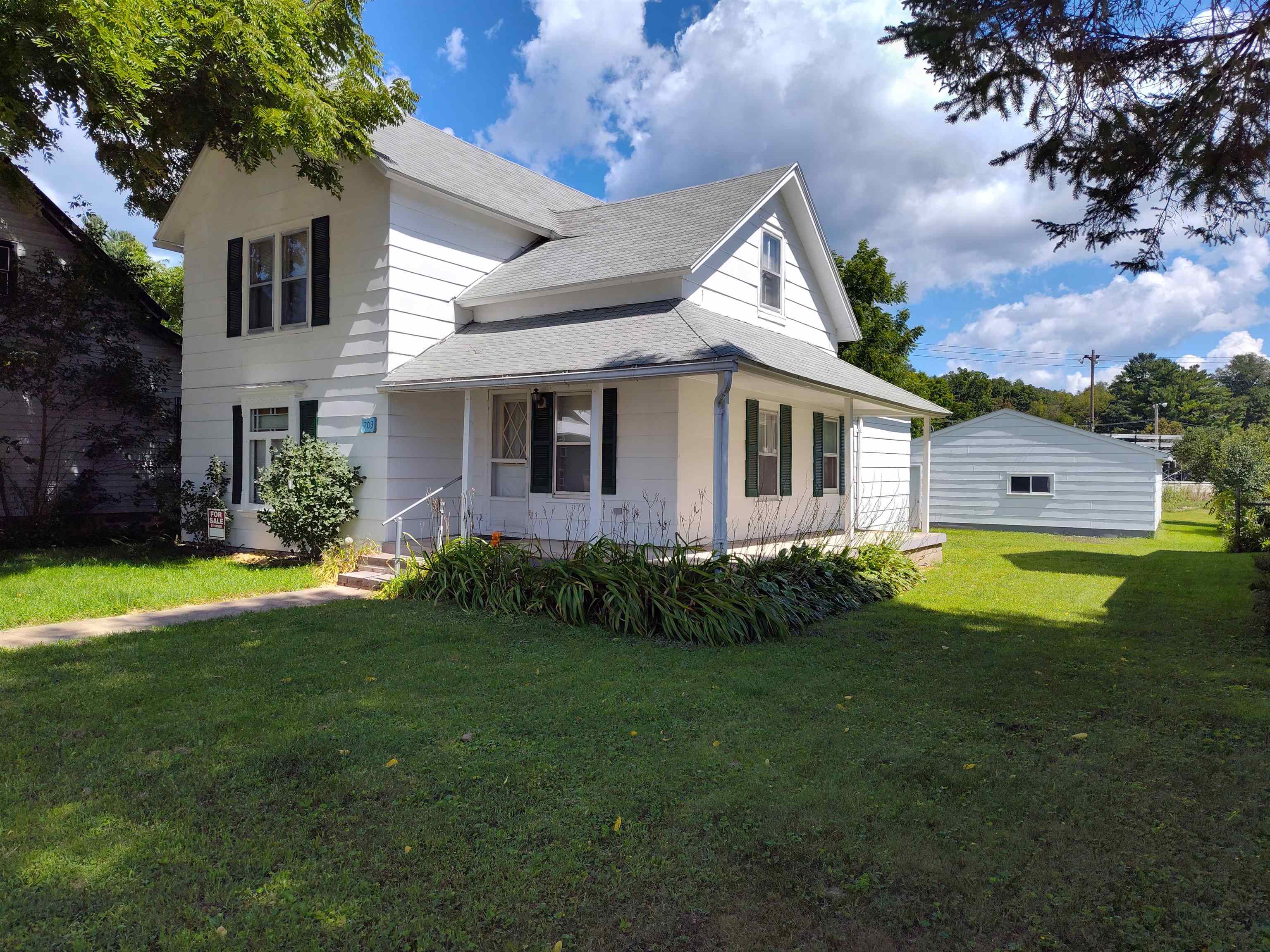 203 Hettman Street Property Photo 1