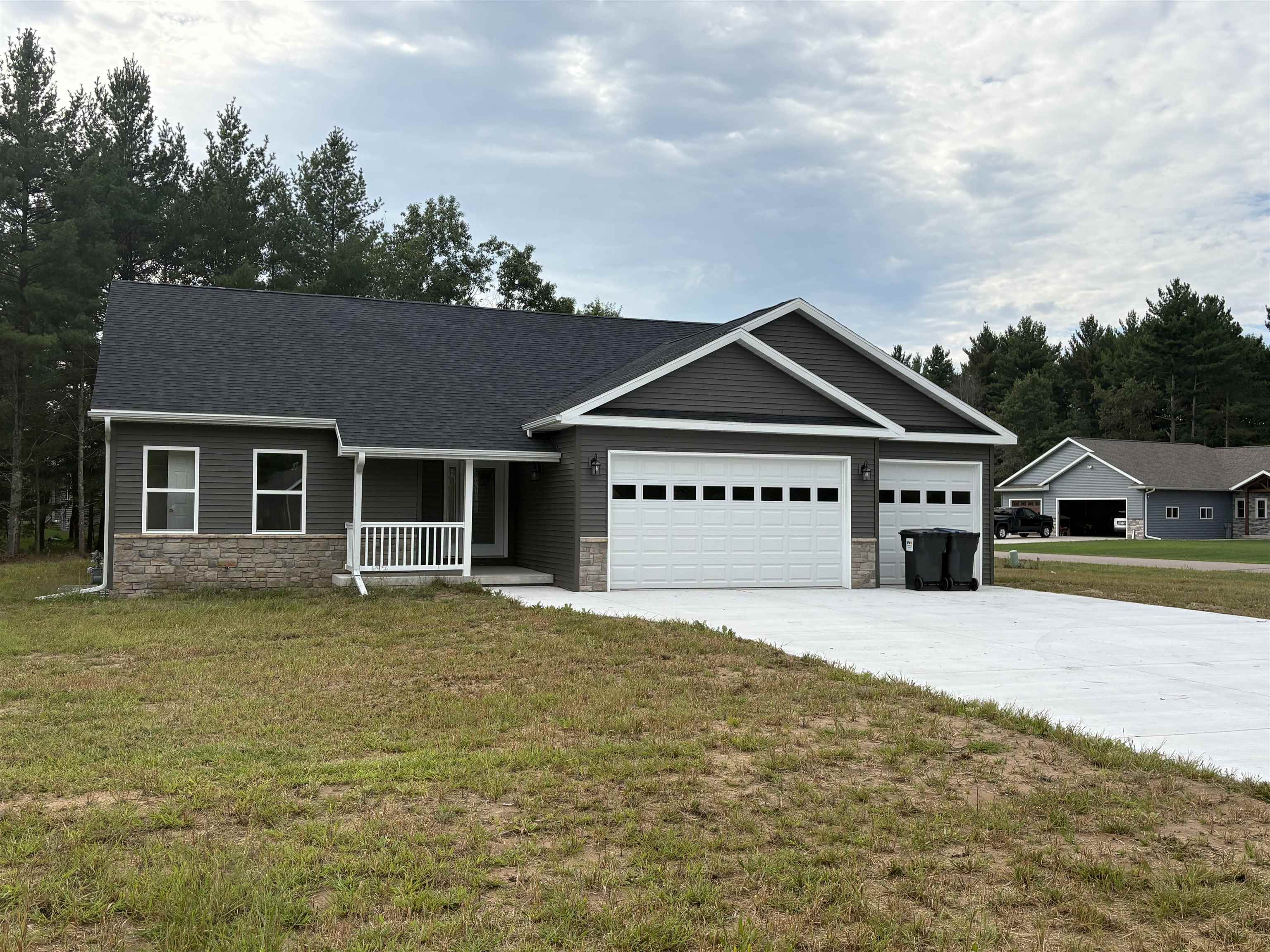 4910 Pine Needle Way Property Photo 1