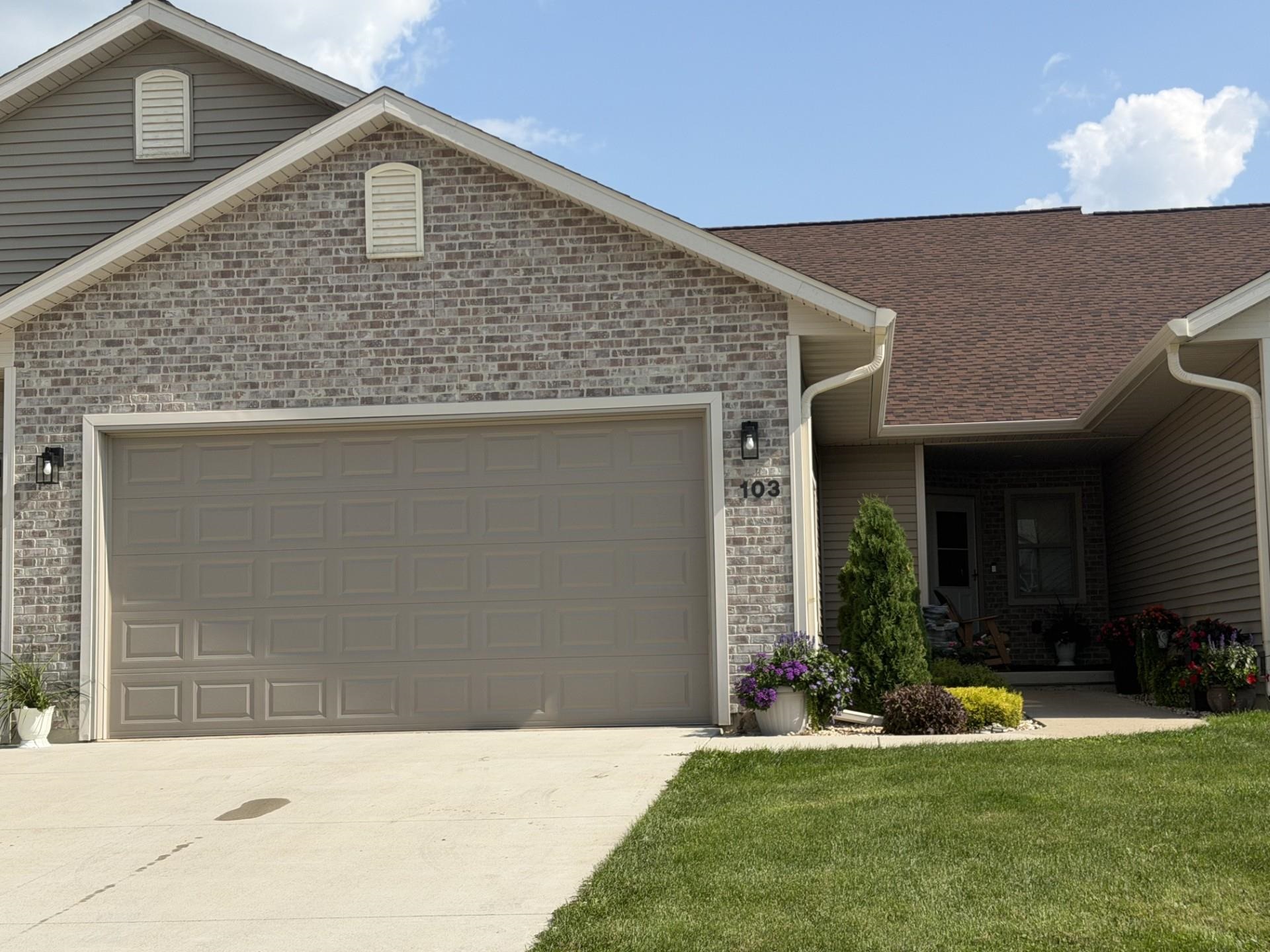103 Community Drive Property Photo 1