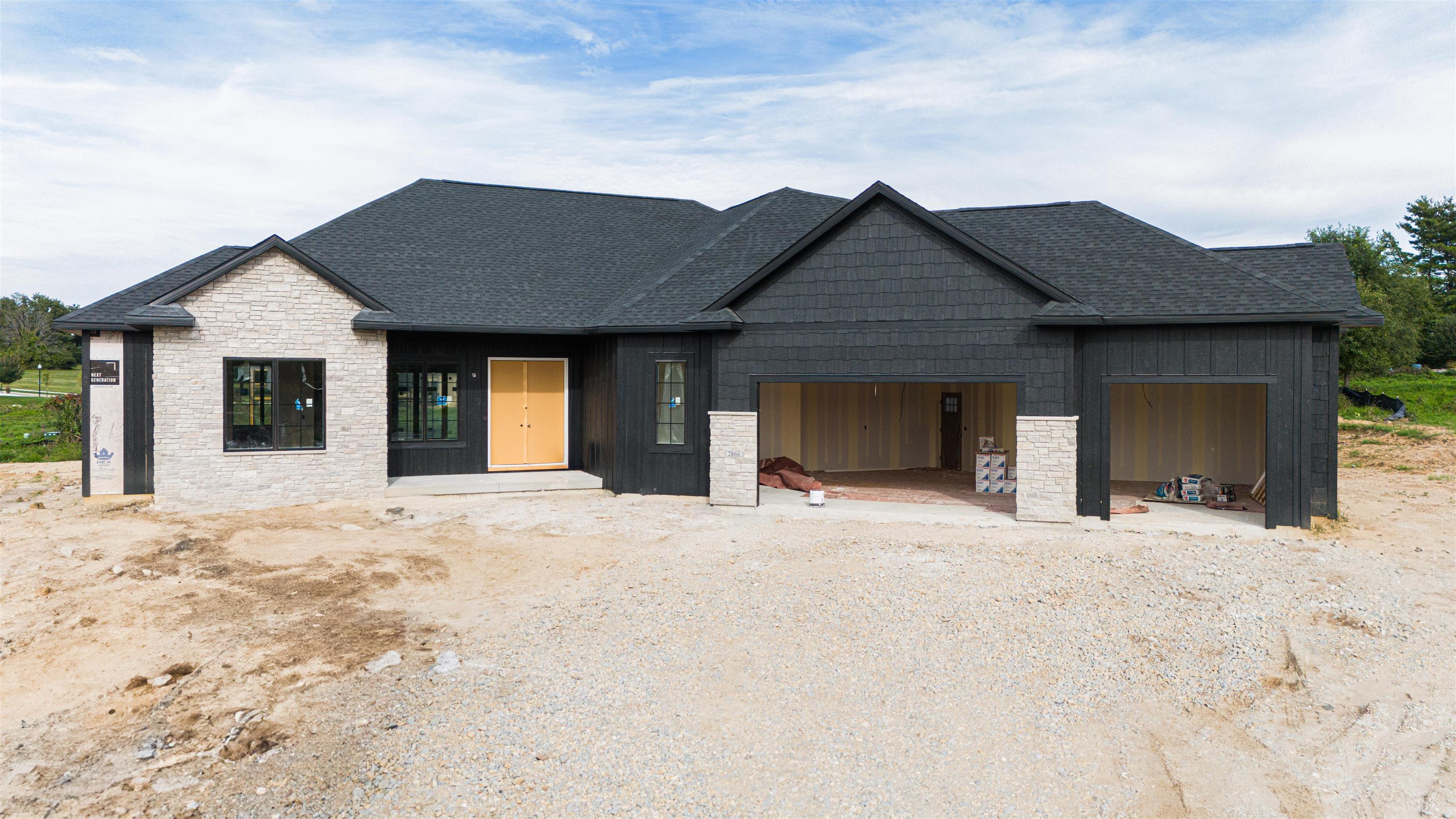 2866 Oakridge Court Property Photo 1