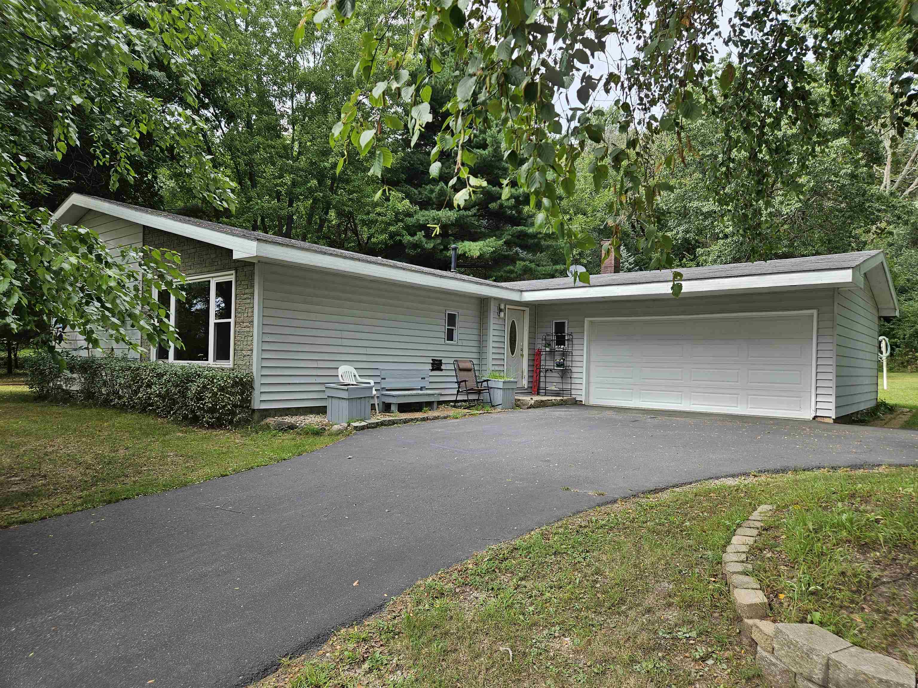 W7254 S Oak Ridge Court Property Photo 1