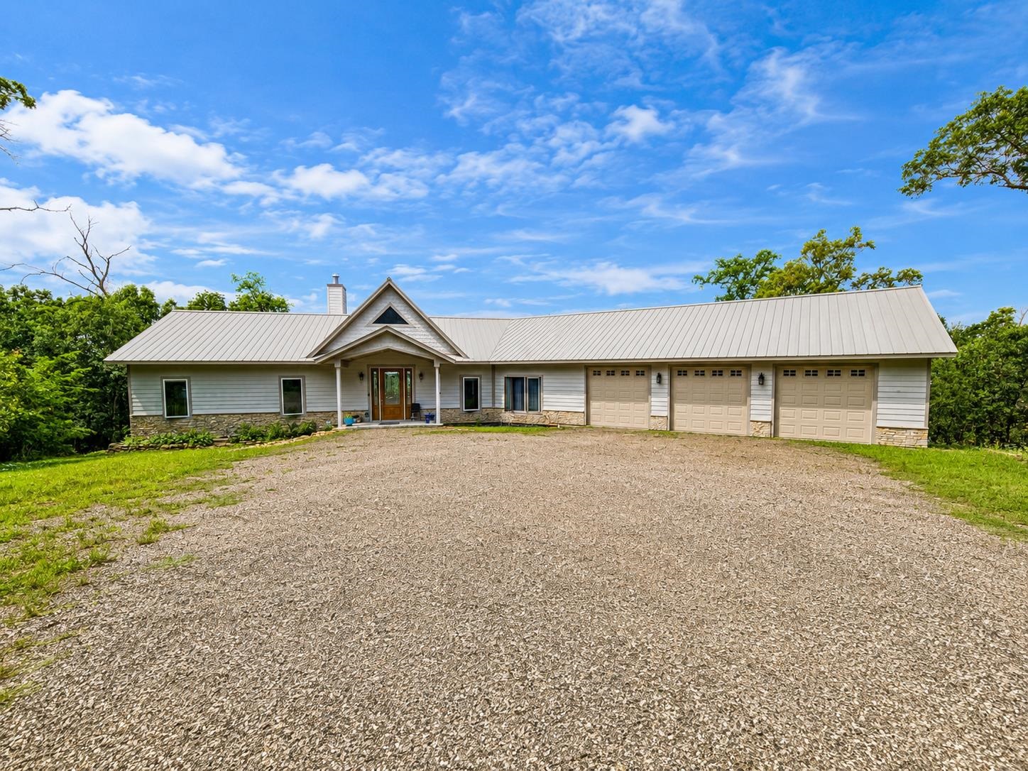 10715 Colombus Drive Property Photo 1