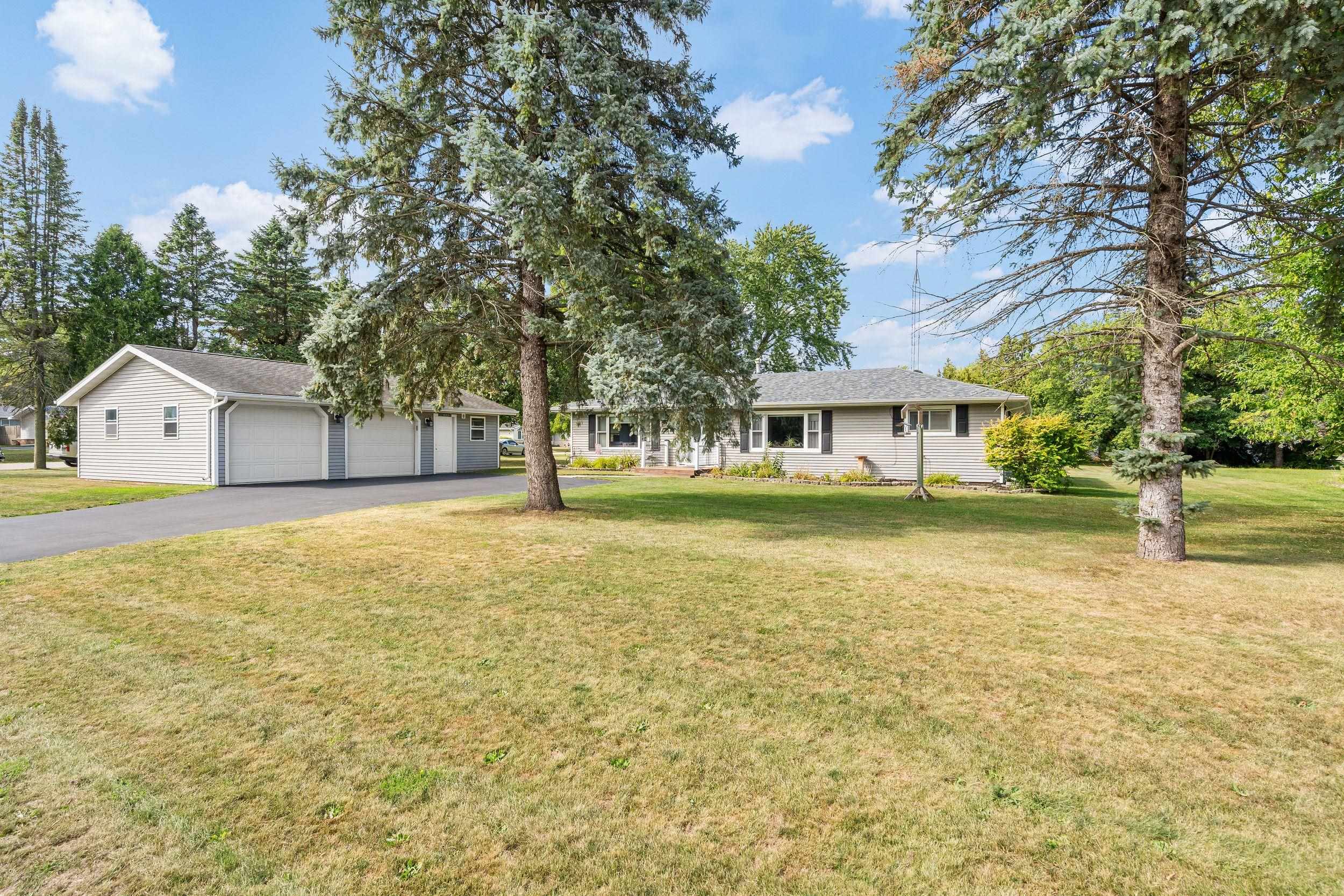 3100 Omro Road Property Photo 1