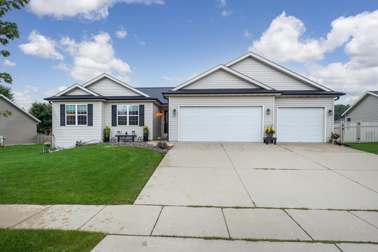 867 Hain Road Property Photo 1