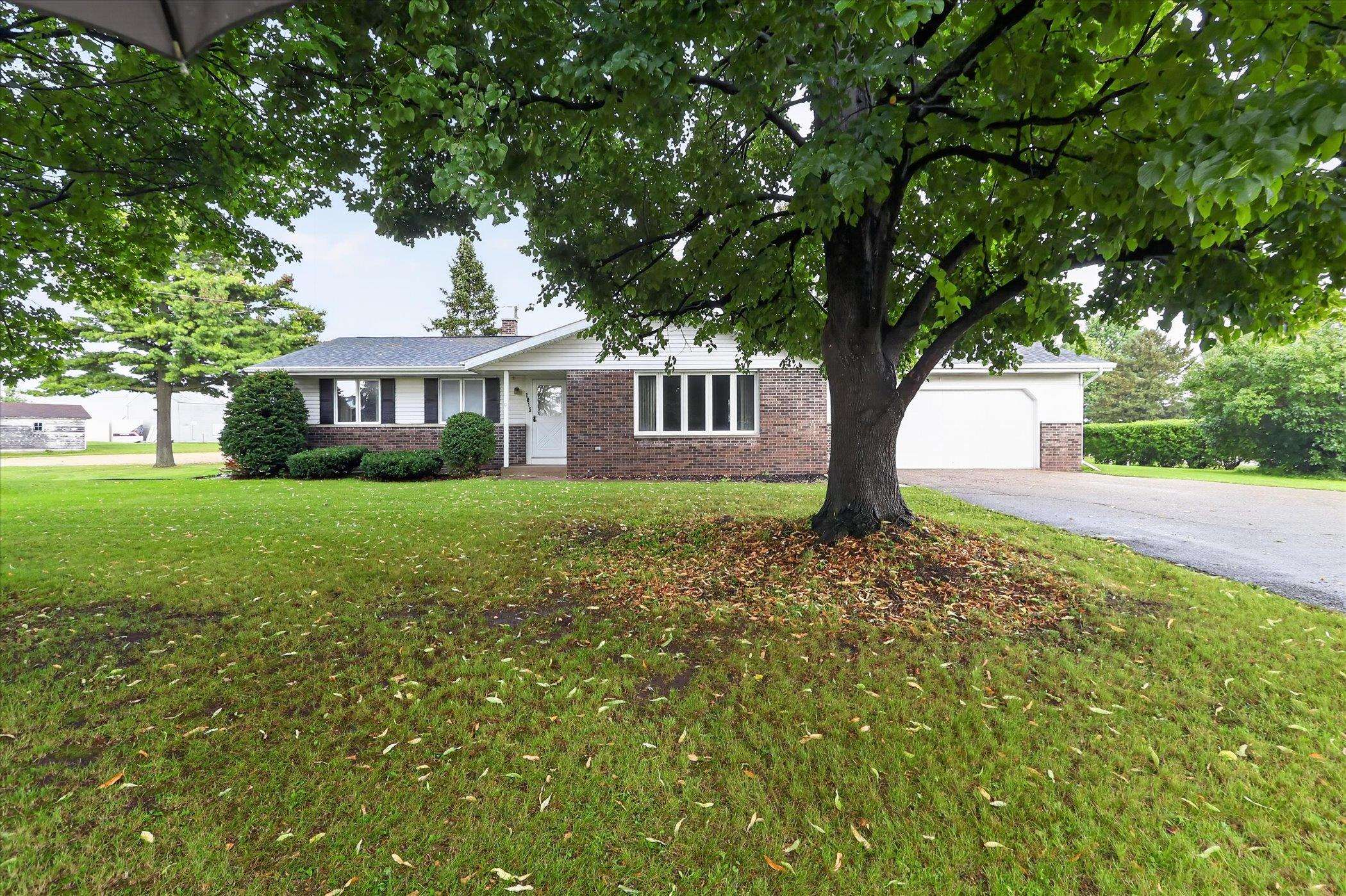 1015 E High Street Property Photo 1