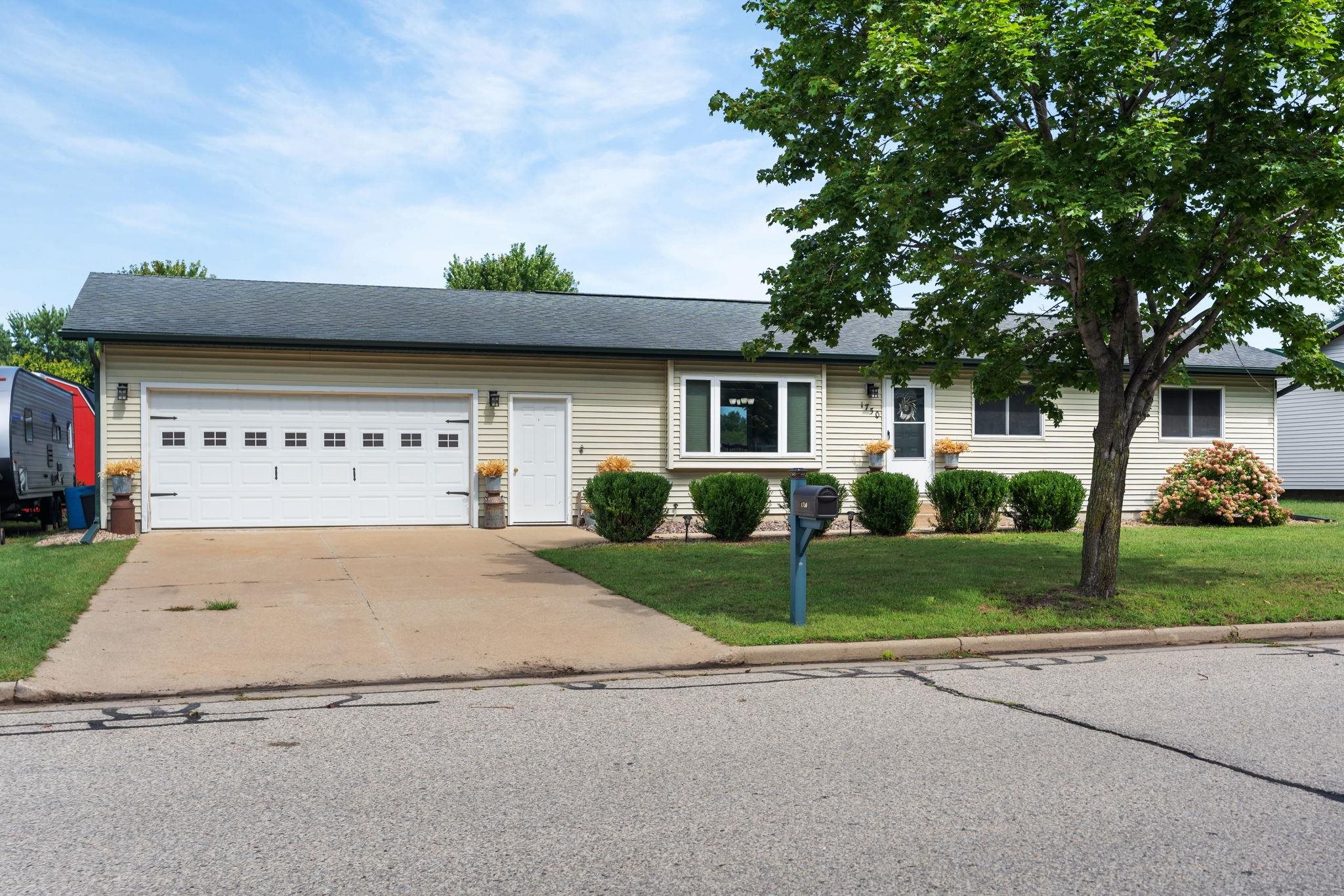 1750 River Road Property Photo 1