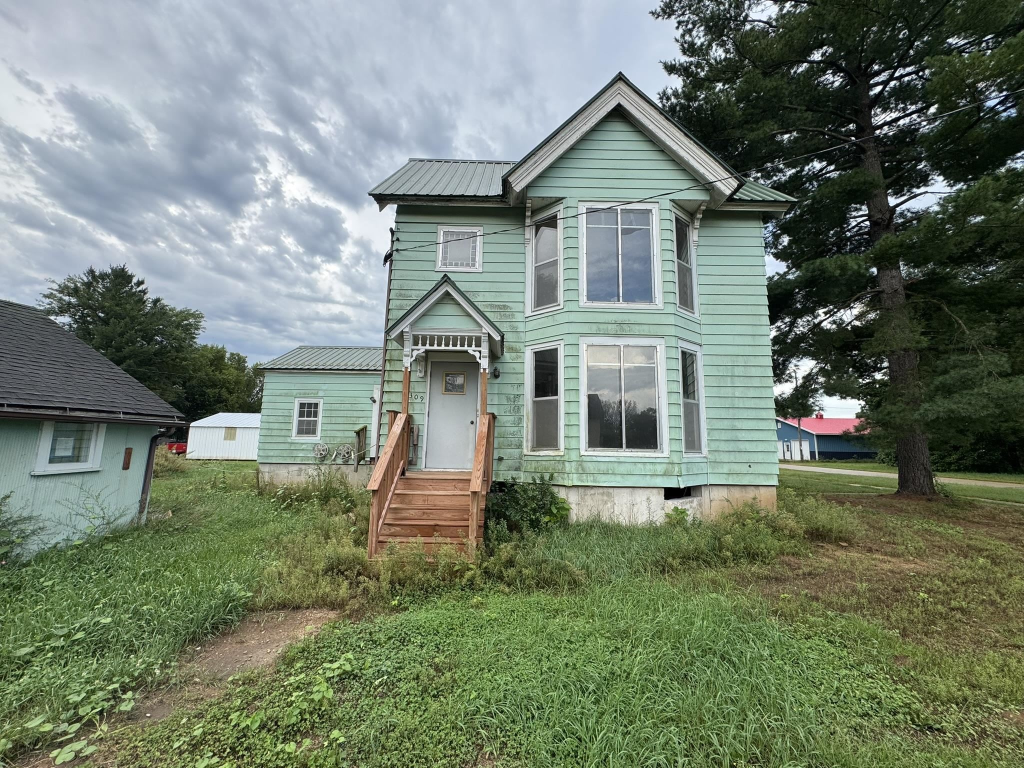 309 E Richland Street Property Photo 1