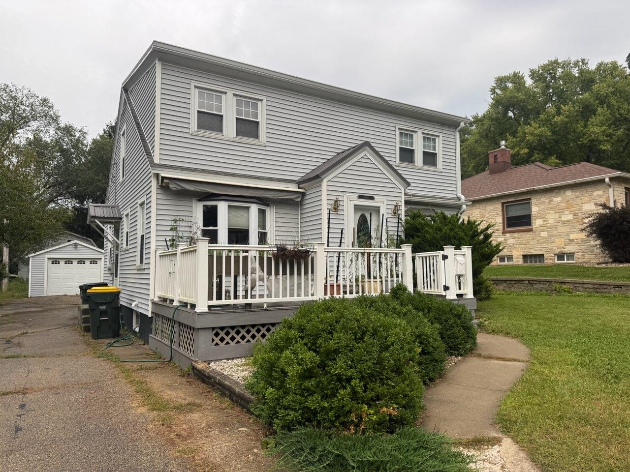 584 E 3rd Street