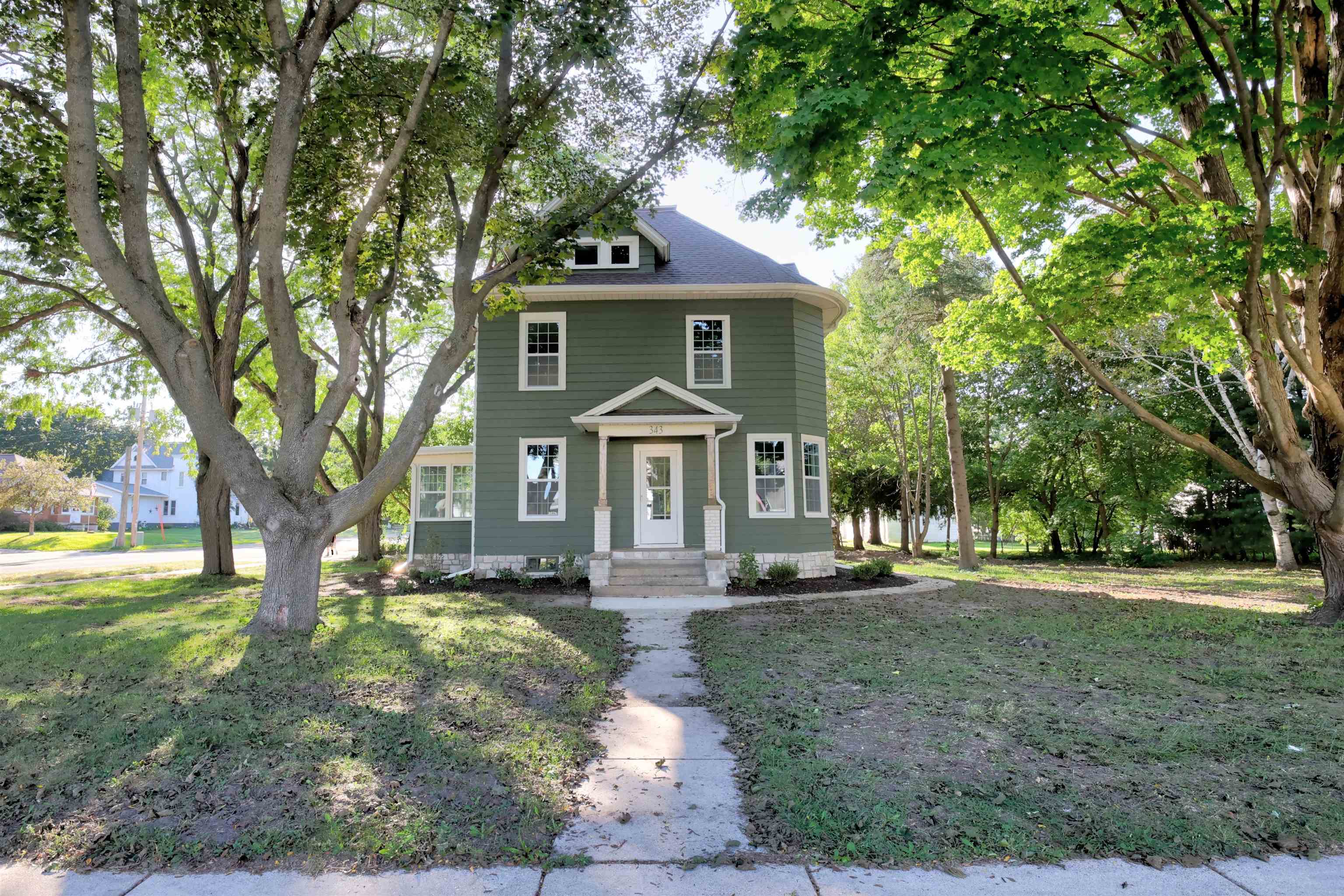 343 Lincoln Avenue Property Photo 1