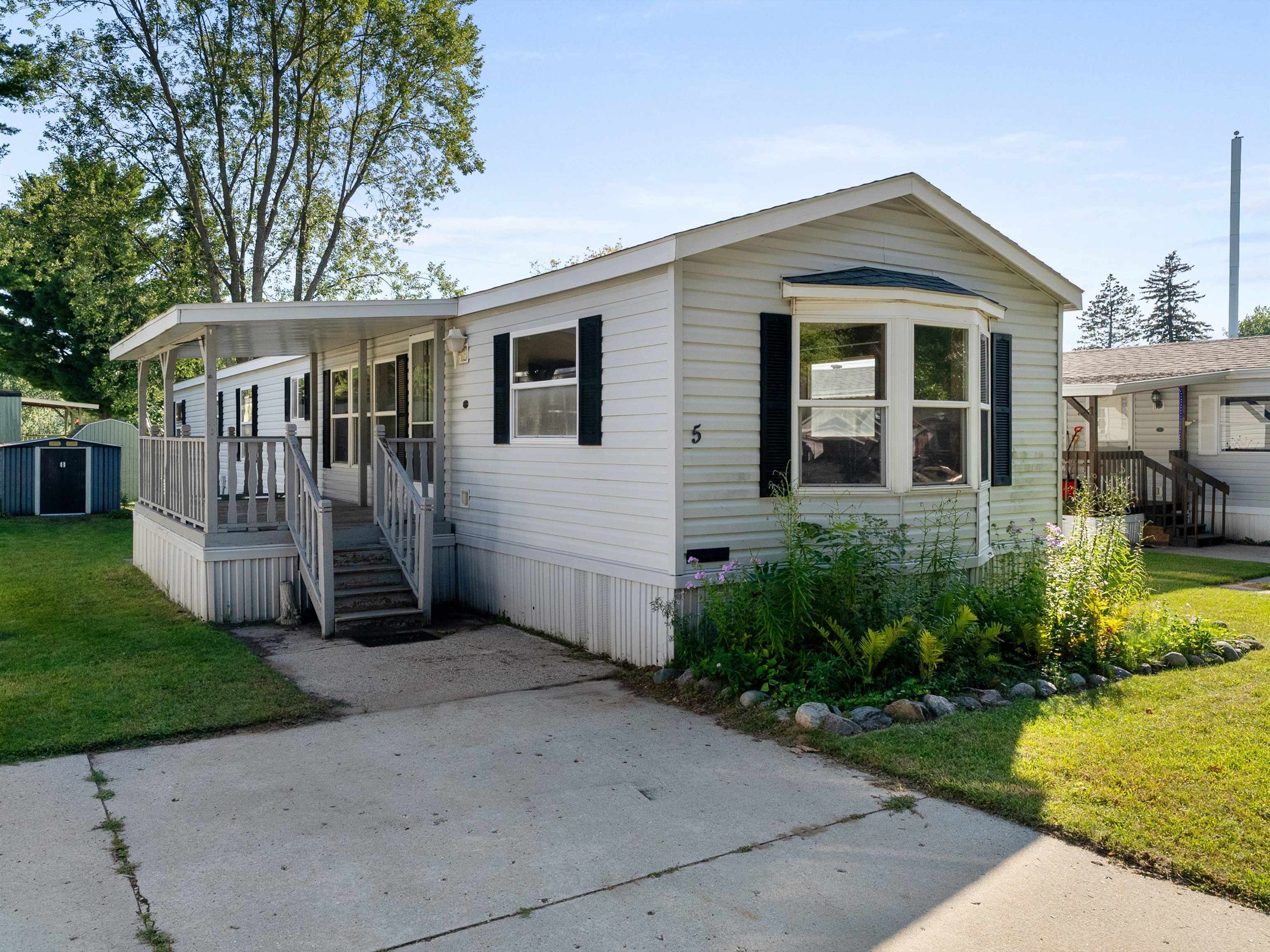 5 Beechwood Drive Property Photo 1