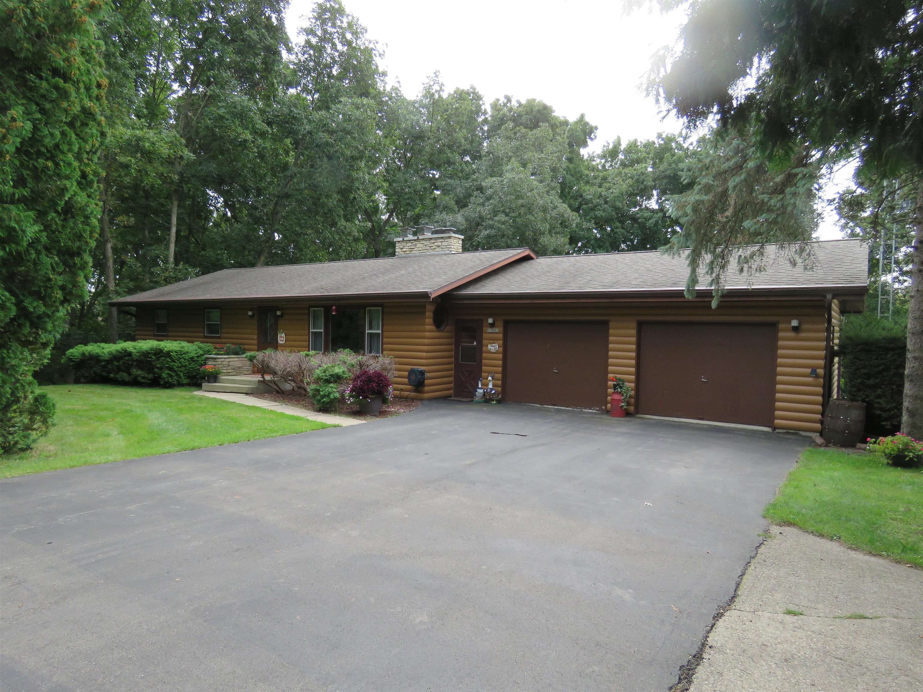 W10612 Hickory Lane Property Photo 1