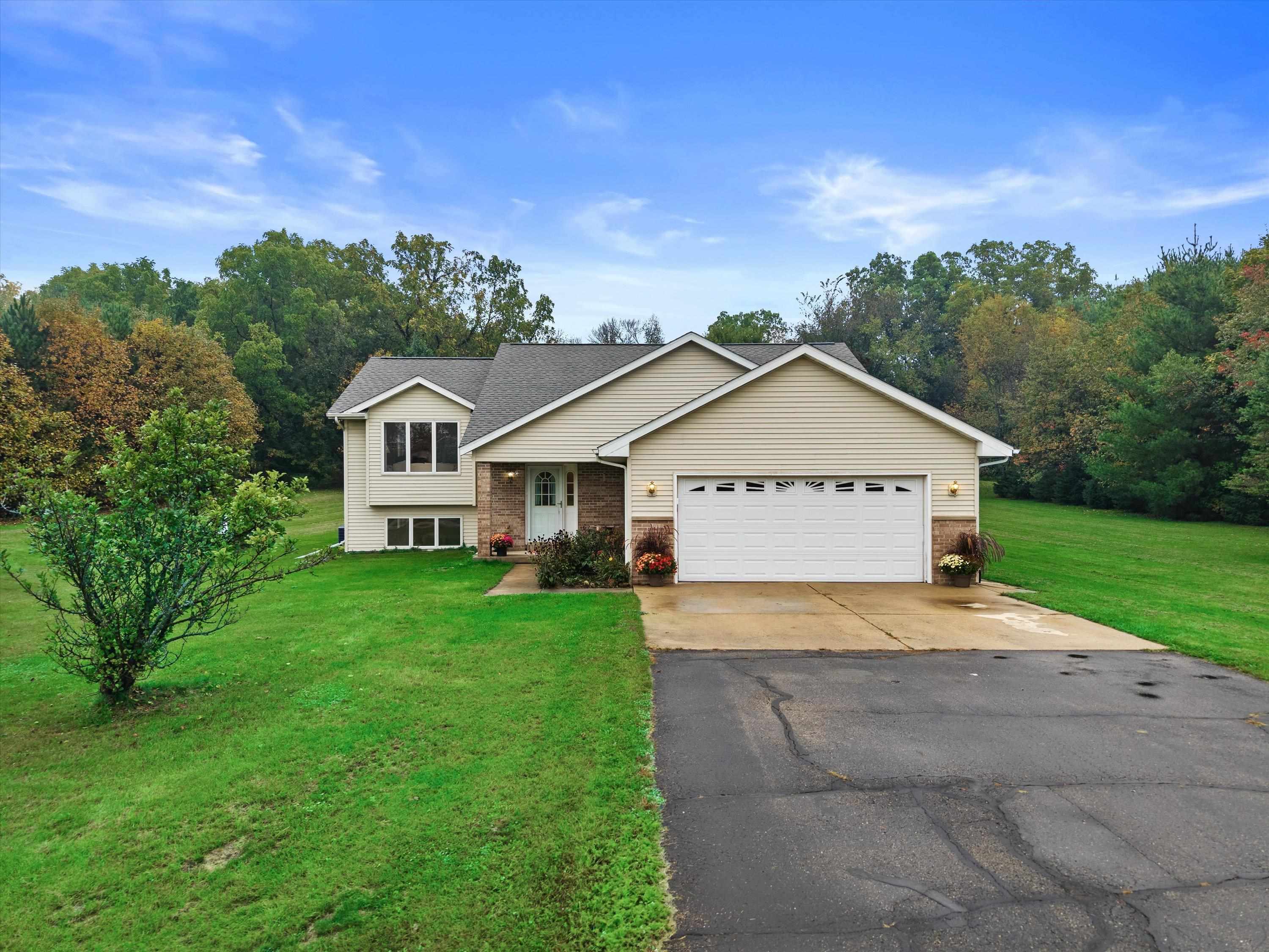 W1270 Proverbs Pass Property Photo 1