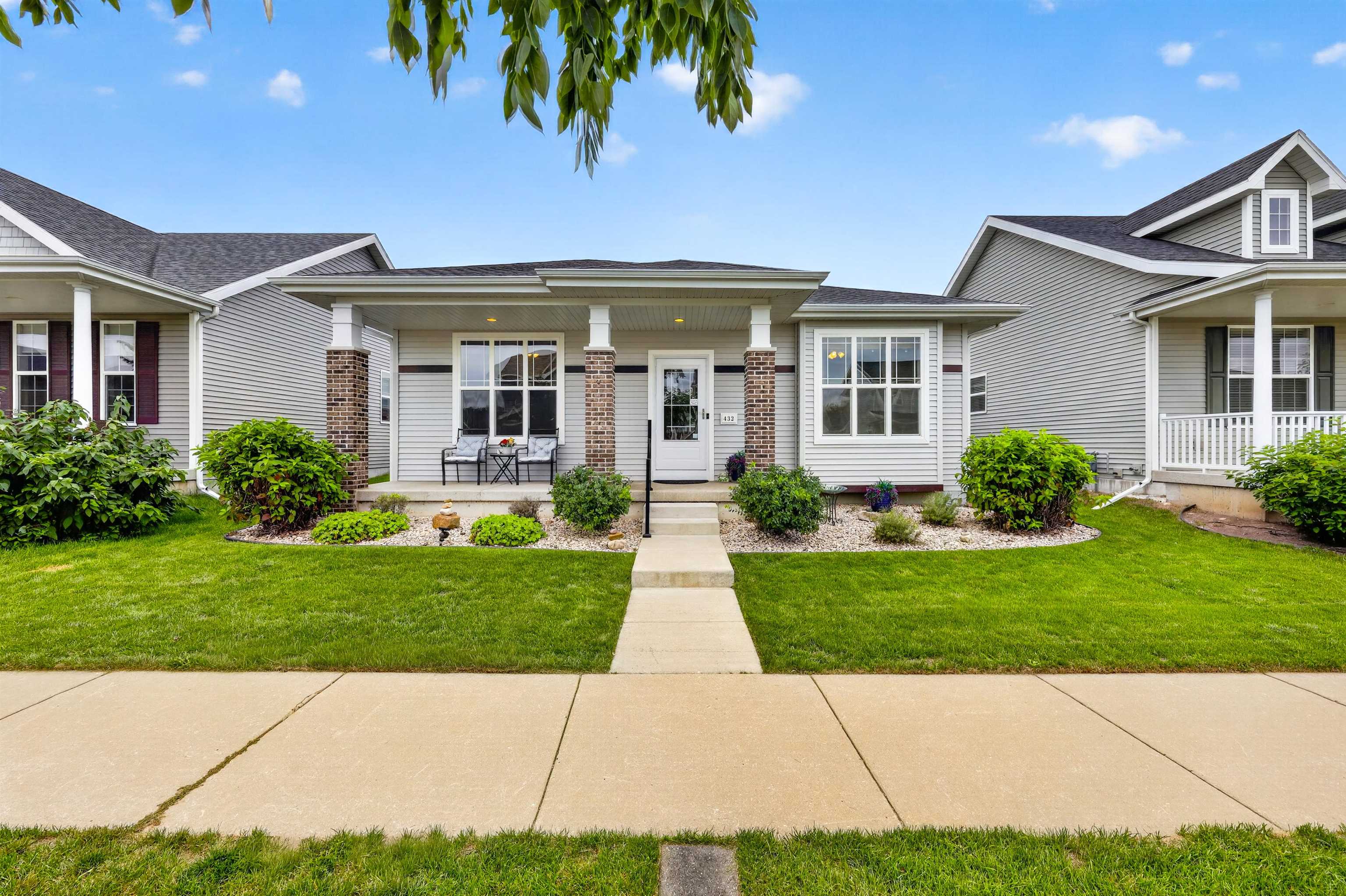 432 Pluto Street Property Photo 1