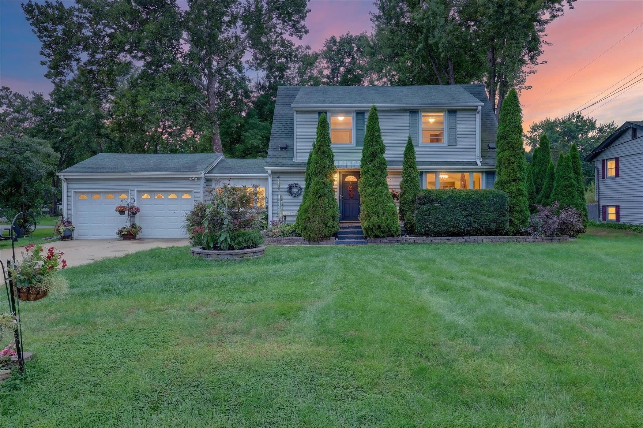 825 W Happy Hollow Road