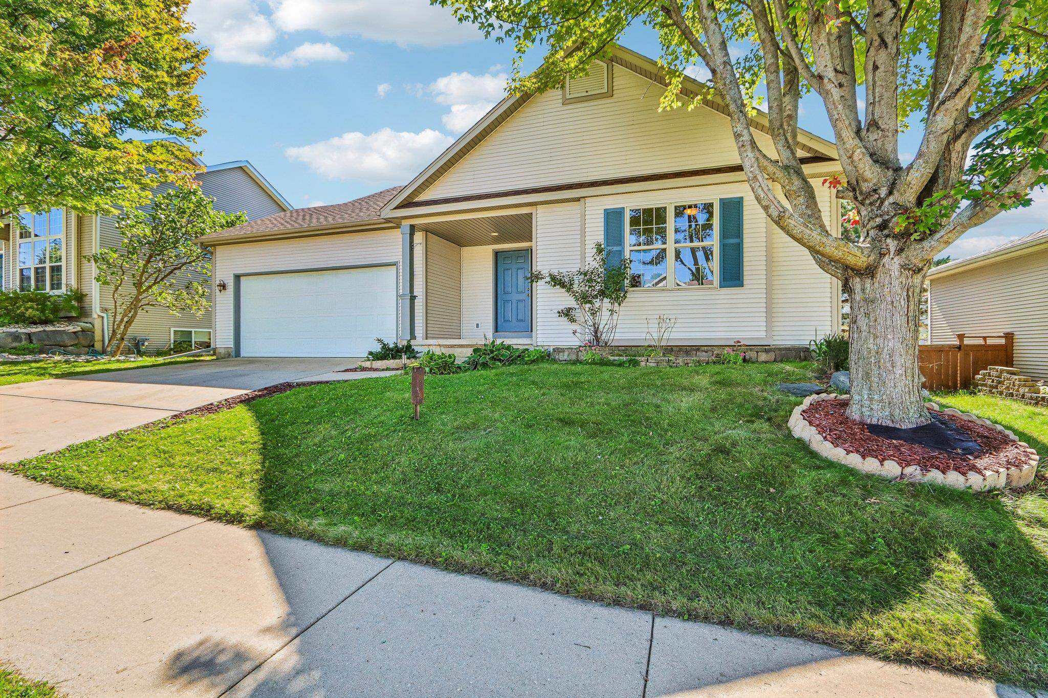 6905 Buckhorn Drive Property Photo 1