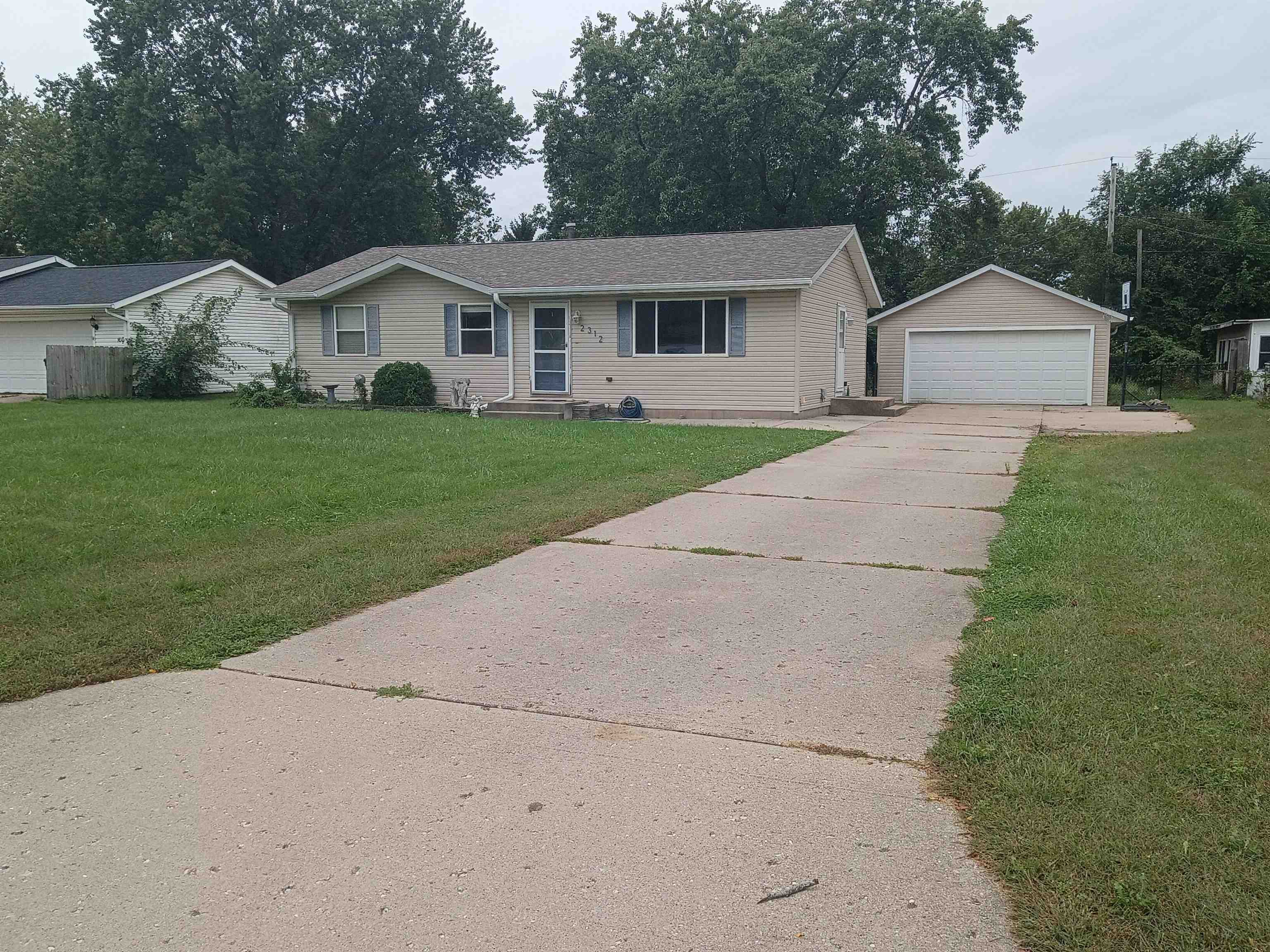 2312 Skyline Drive Property Photo 1