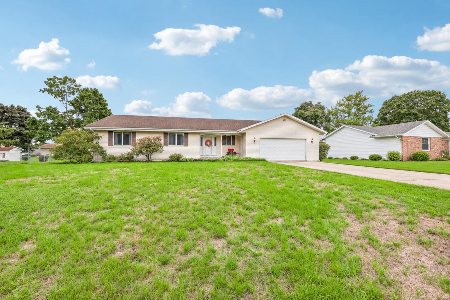 720 E Holly Road Property Photo 1