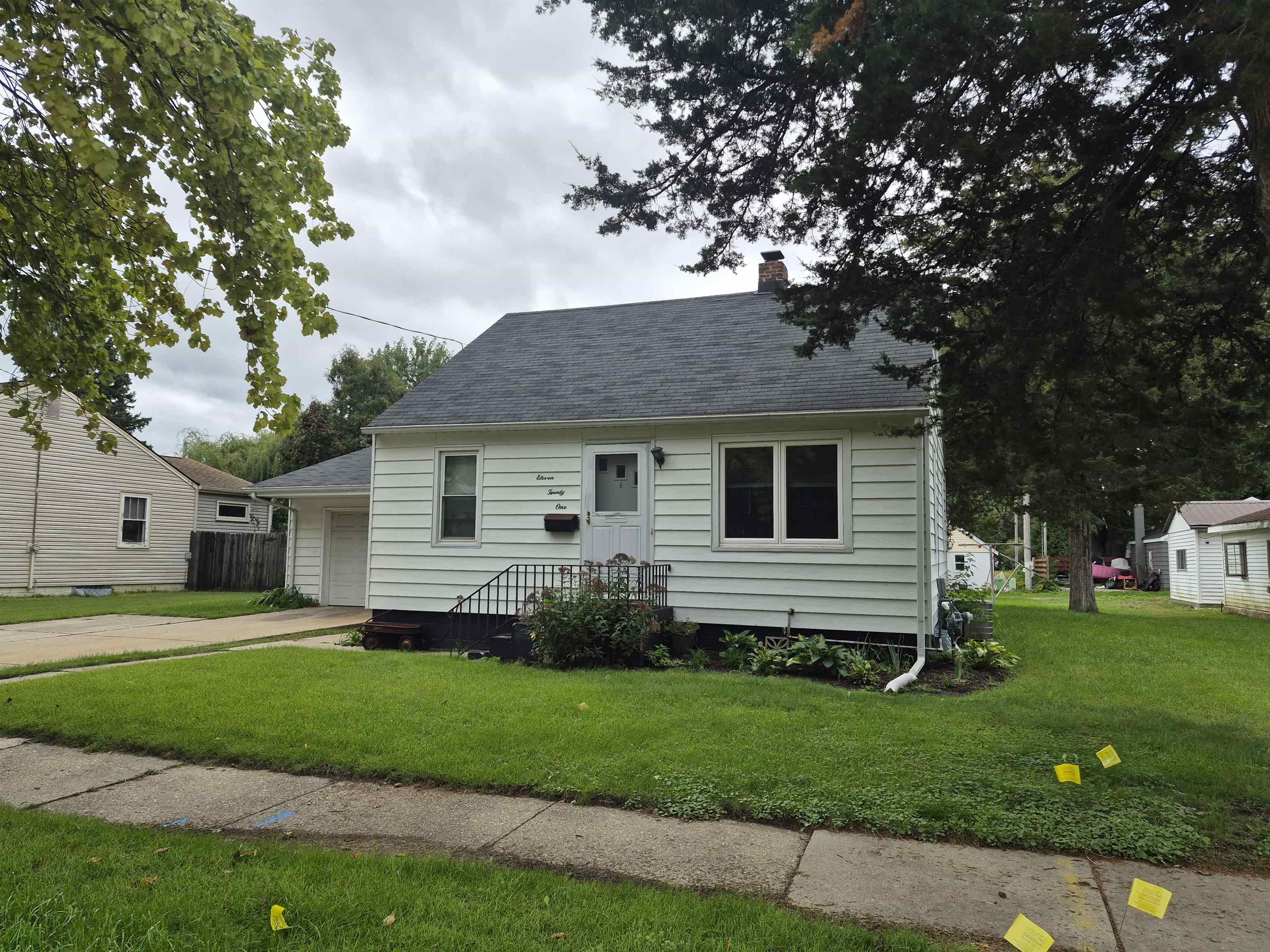 1121 Putnam Avenue Property Photo 1
