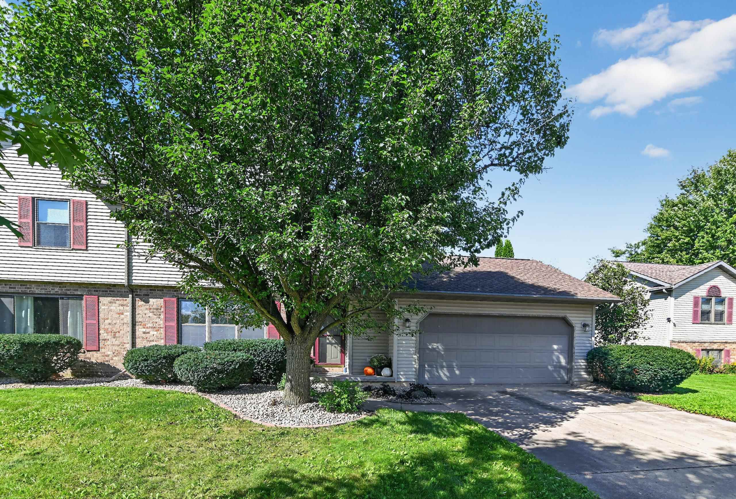 818 Edgemore Drive Property Photo 1