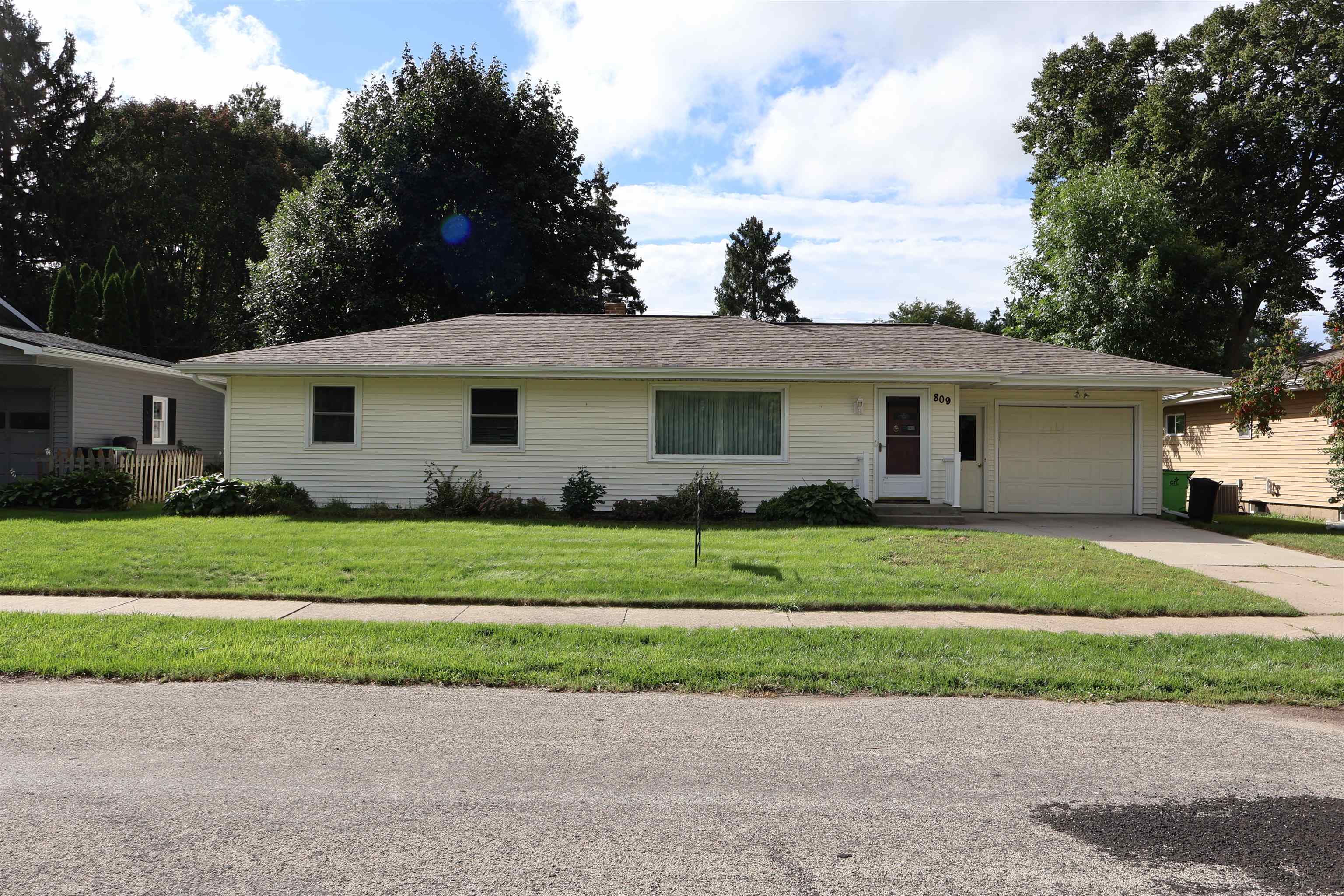 809 North Street Property Photo 1